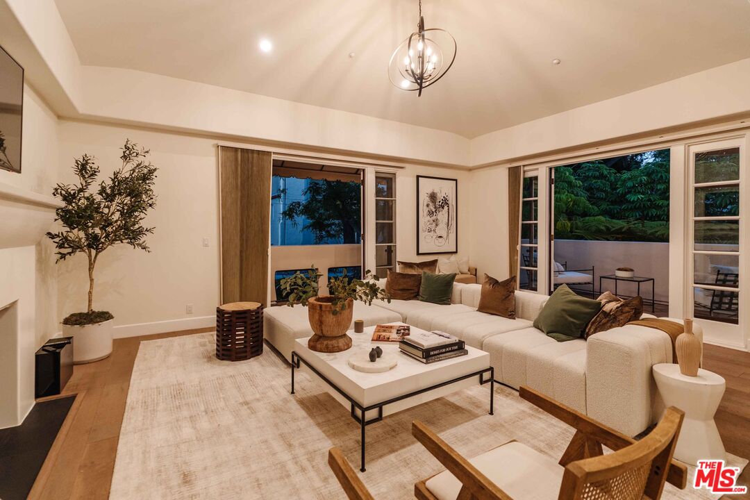 9024 Cynthia St Unit: 204