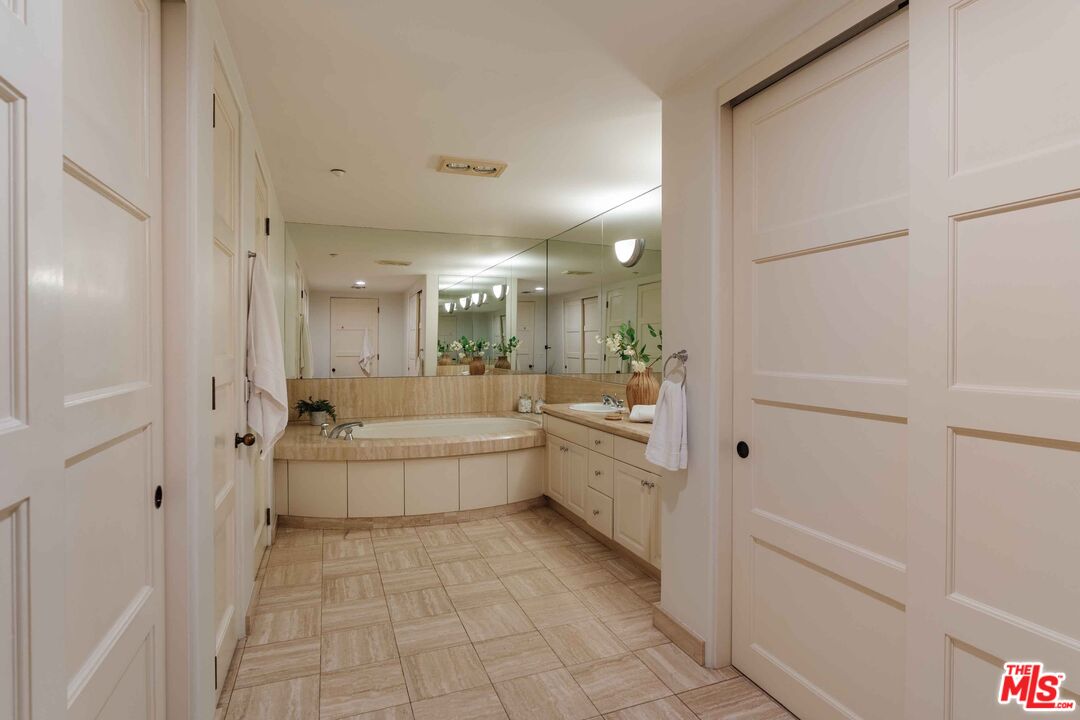 9024 Cynthia St Unit: 204