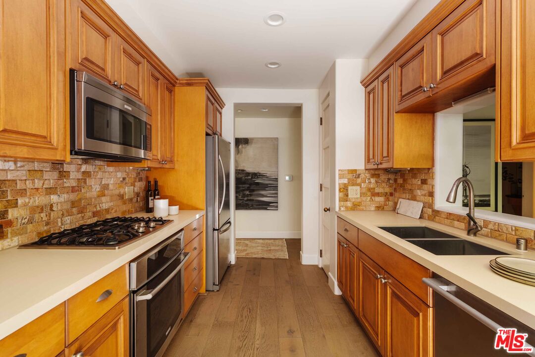 9024 Cynthia St Unit: 204