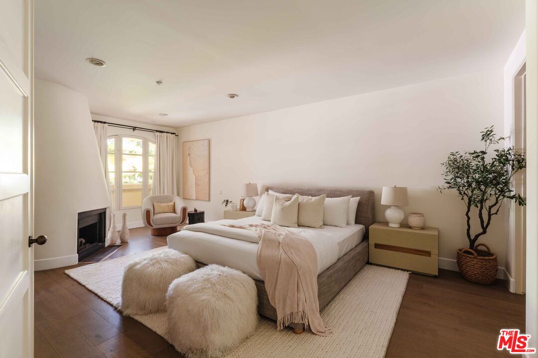 9024 Cynthia St Unit: 204