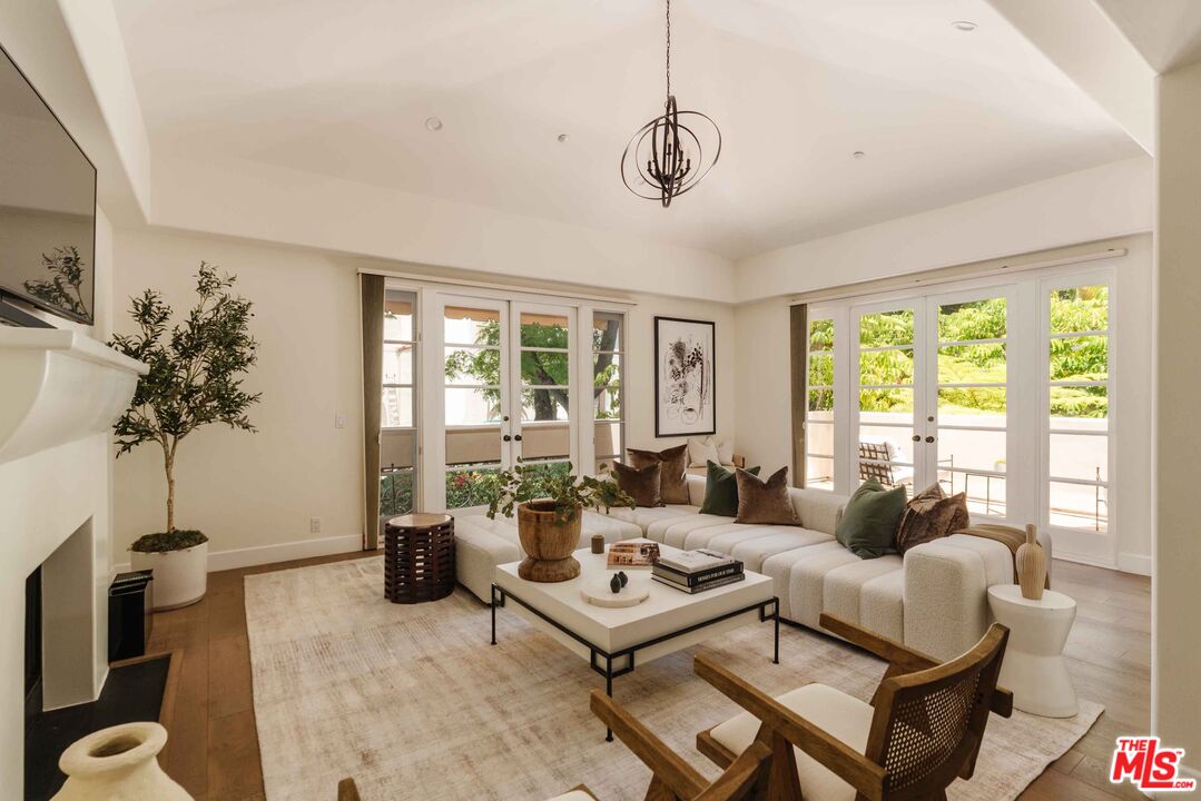 9024 Cynthia St Unit: 204