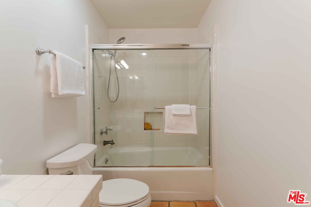 9024 Cynthia St Unit: 204