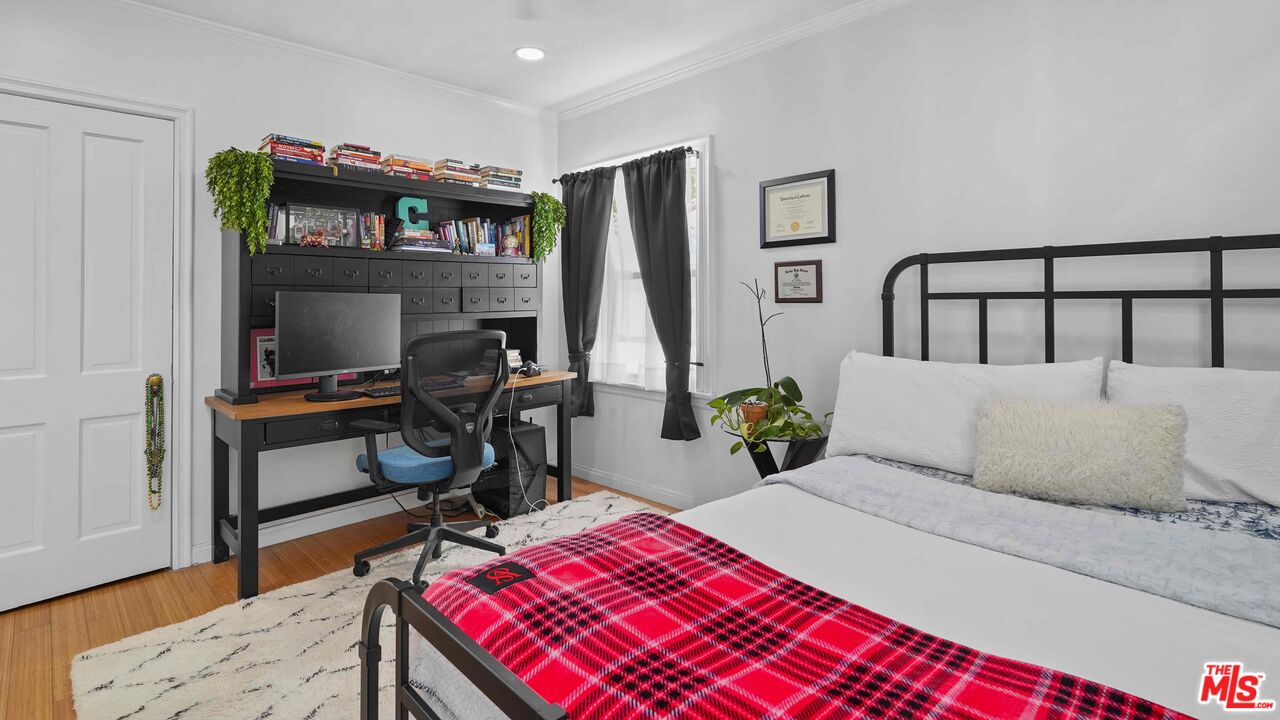 3801 Sutro Ave