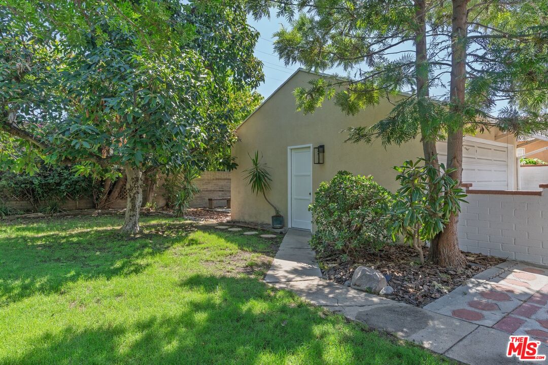 6524 Fair Ave