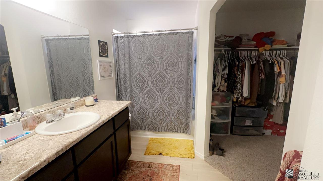7594 E 42 Ln