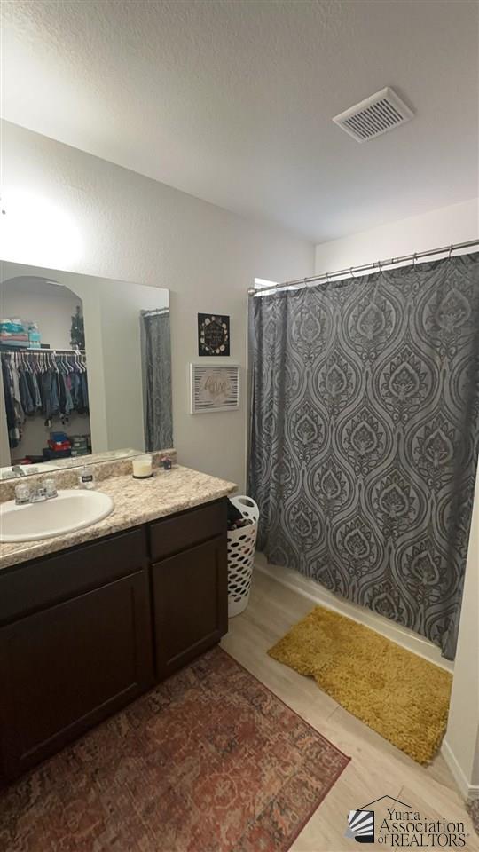 7594 E 42 Ln