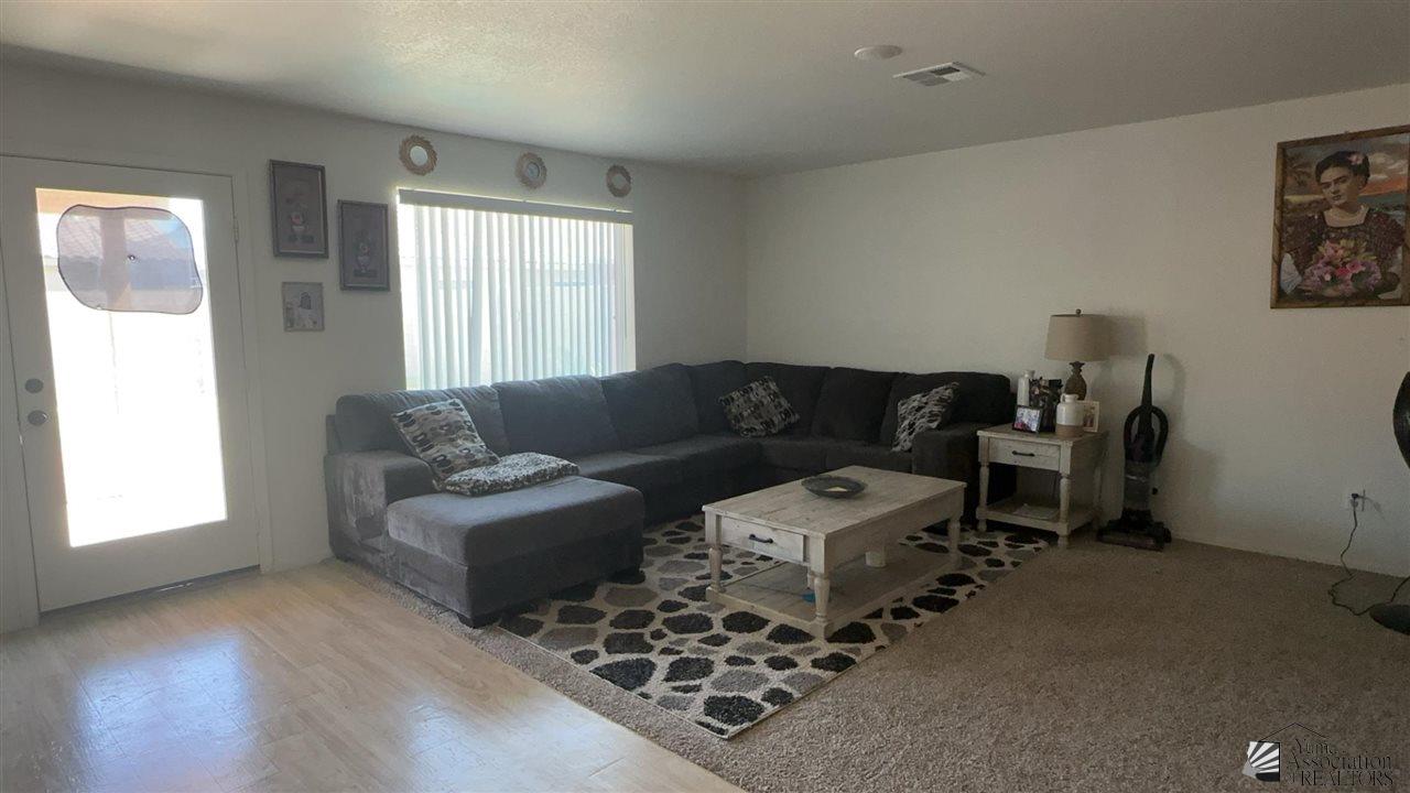 7594 E 42 Ln