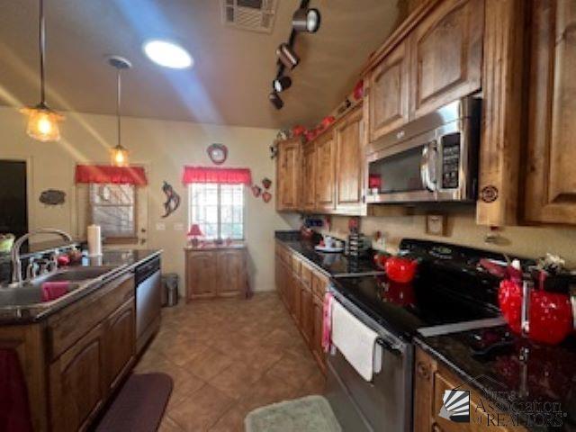 14830 E 49 Dr