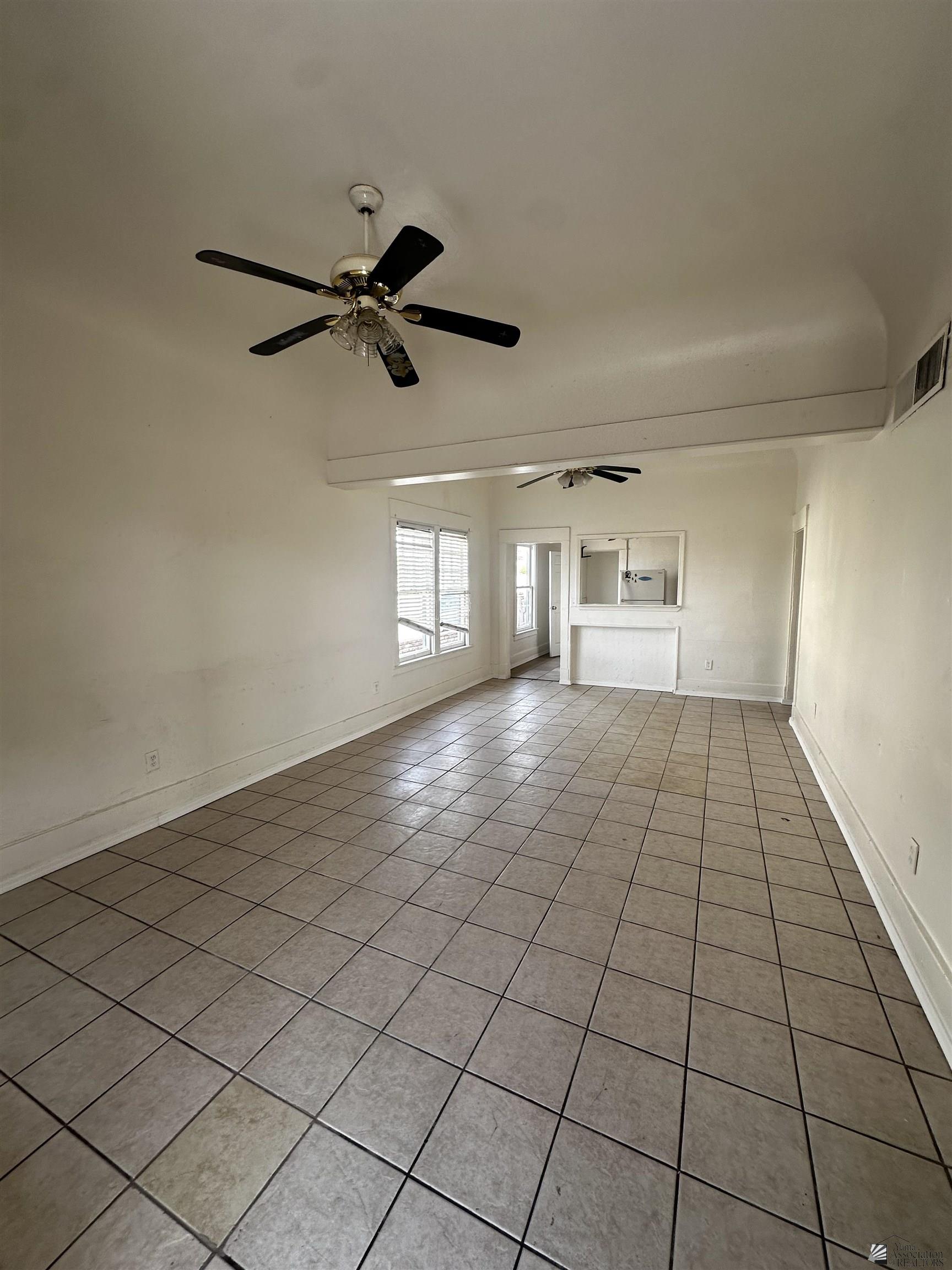 1959 S 2 Ave