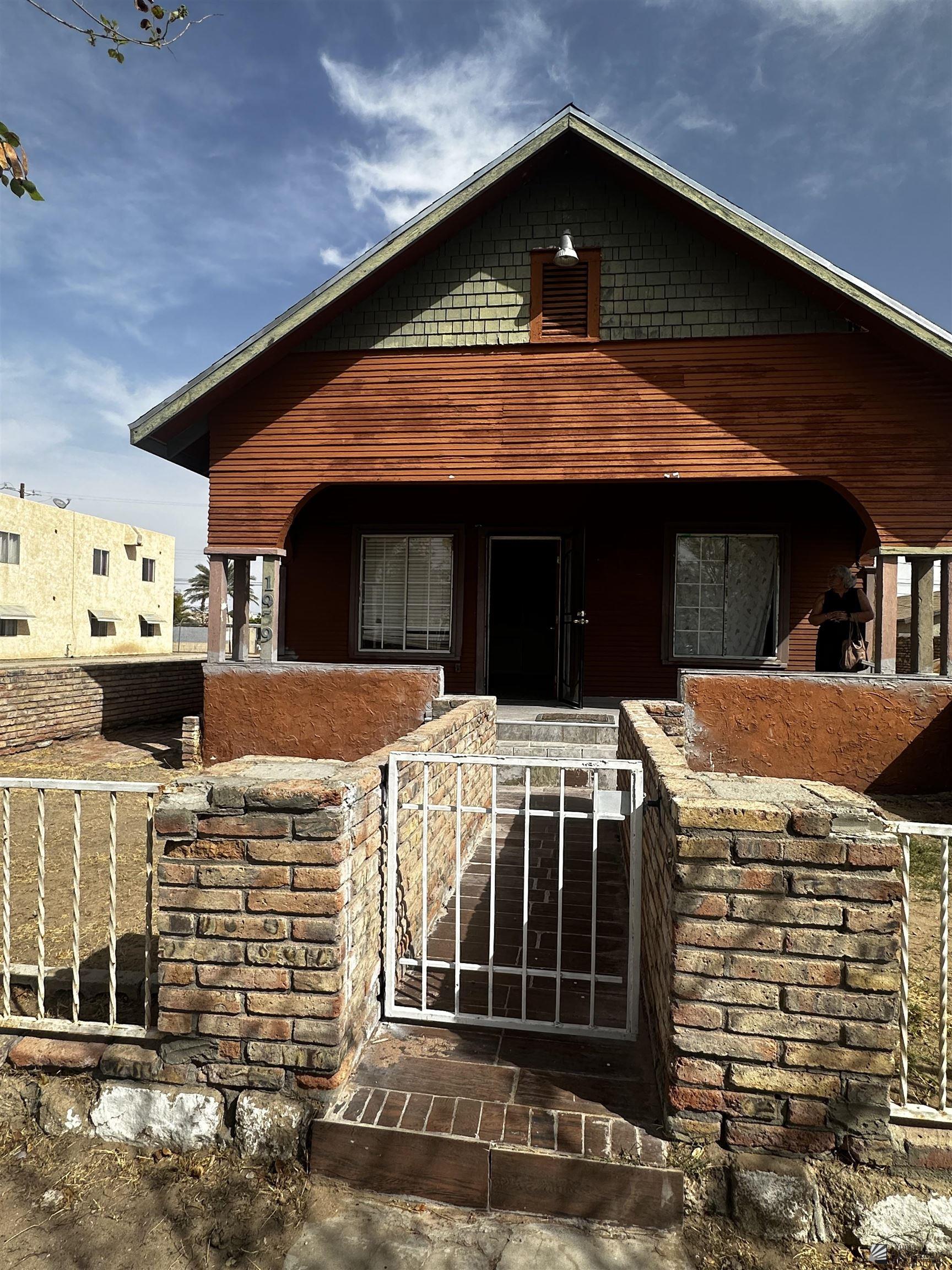 1959 S 2 Ave