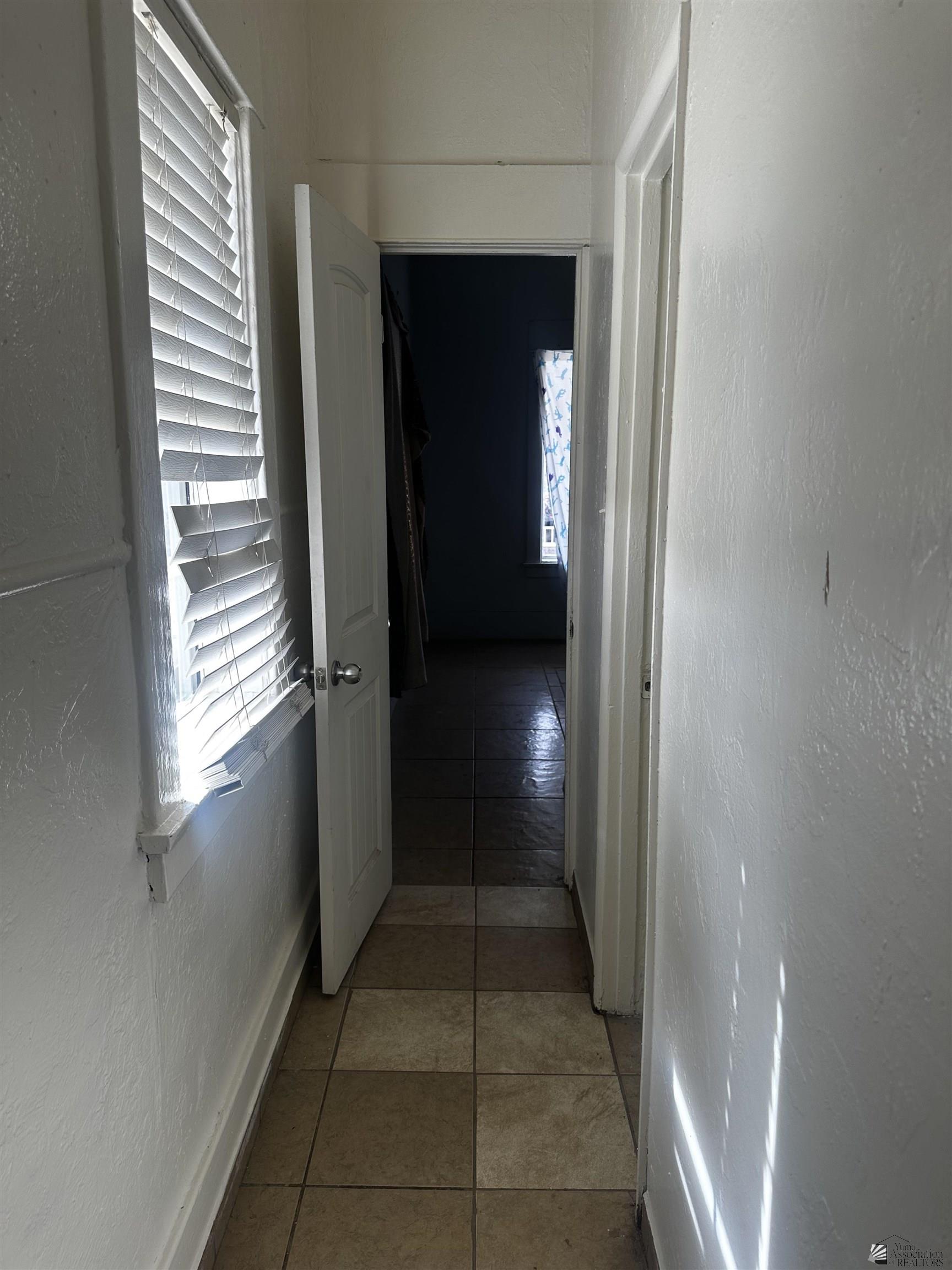 1959 S 2 Ave