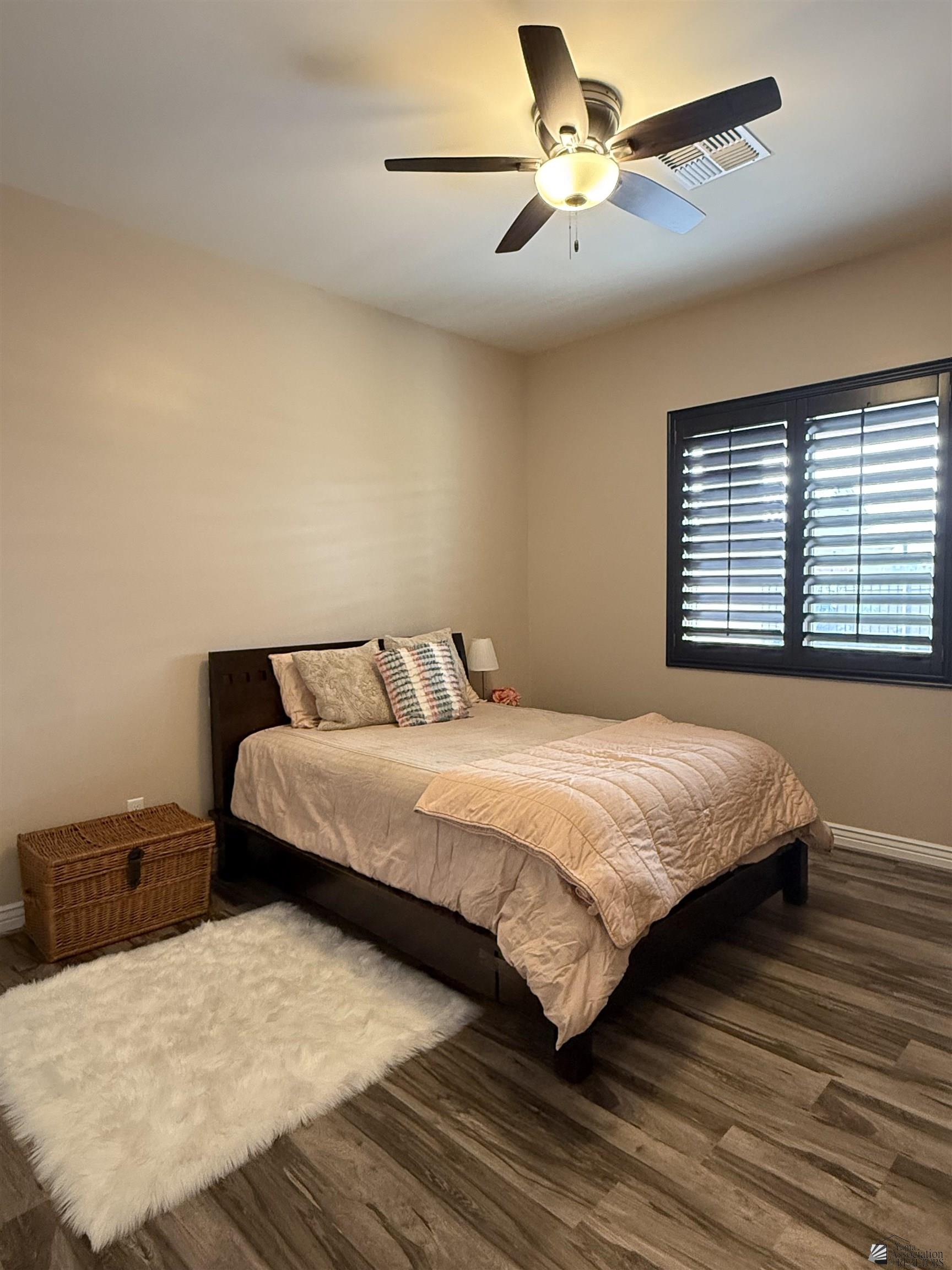 10163 E 38 Ln