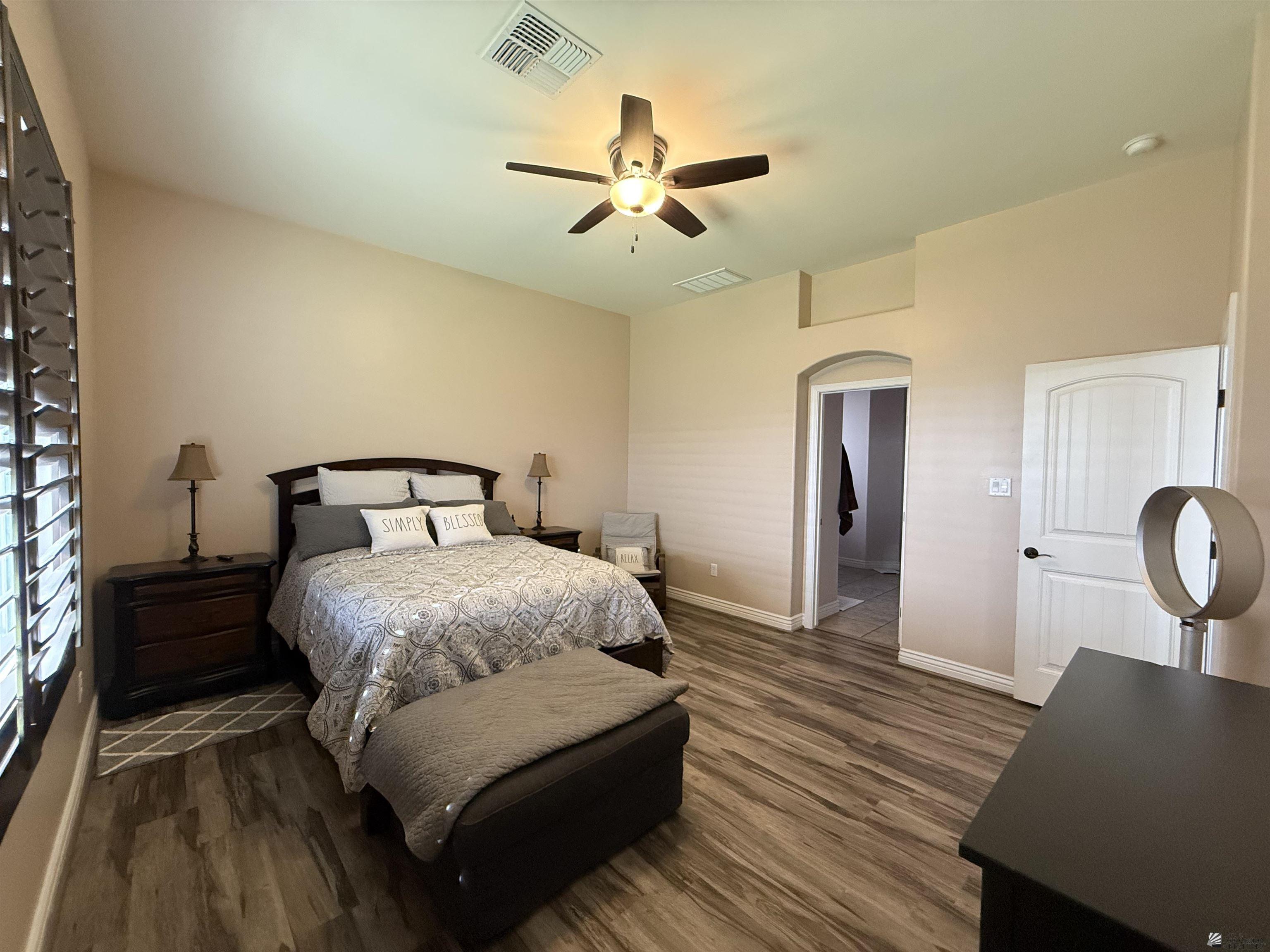 10163 E 38 Ln