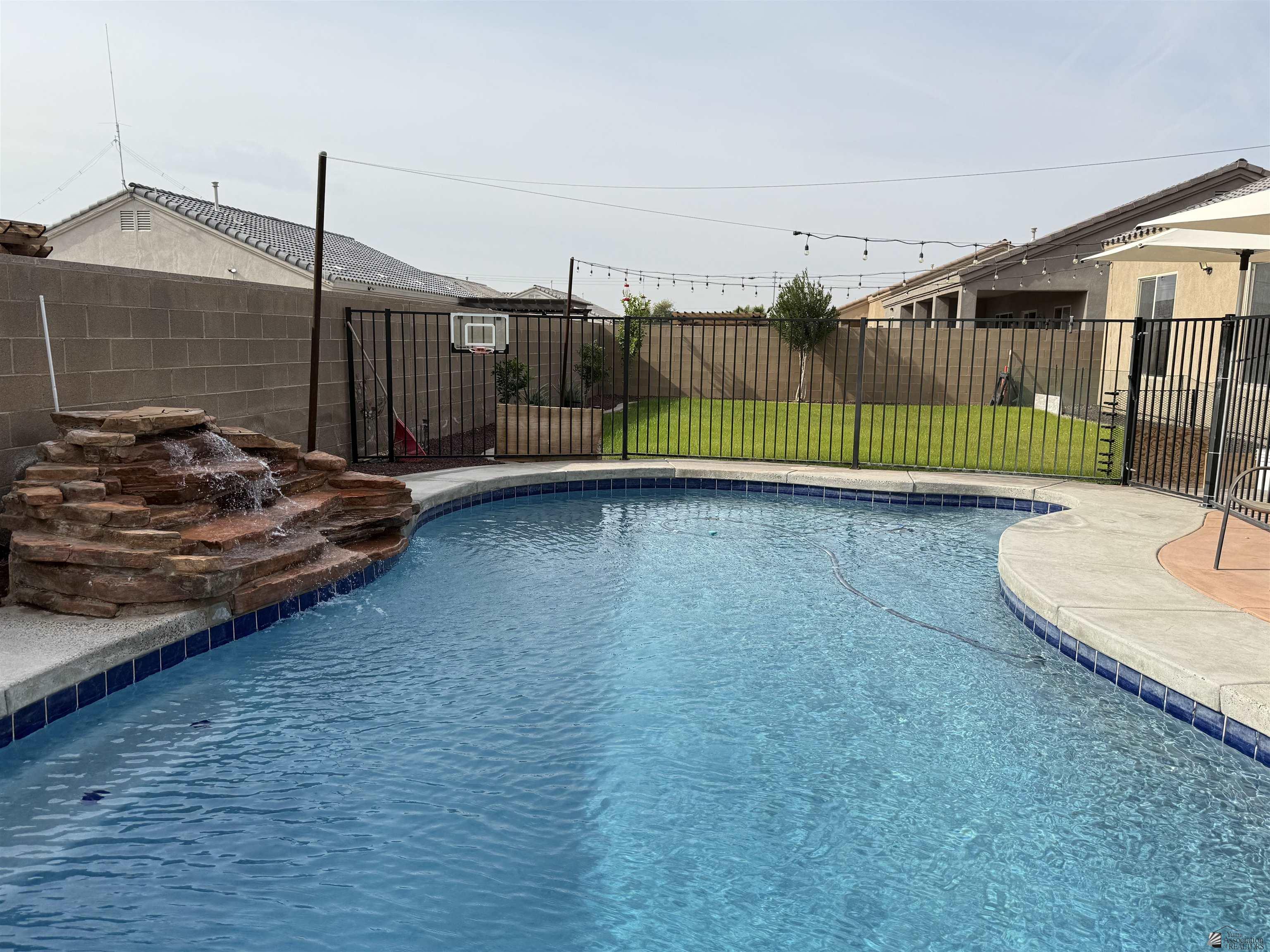 10163 E 38 Ln