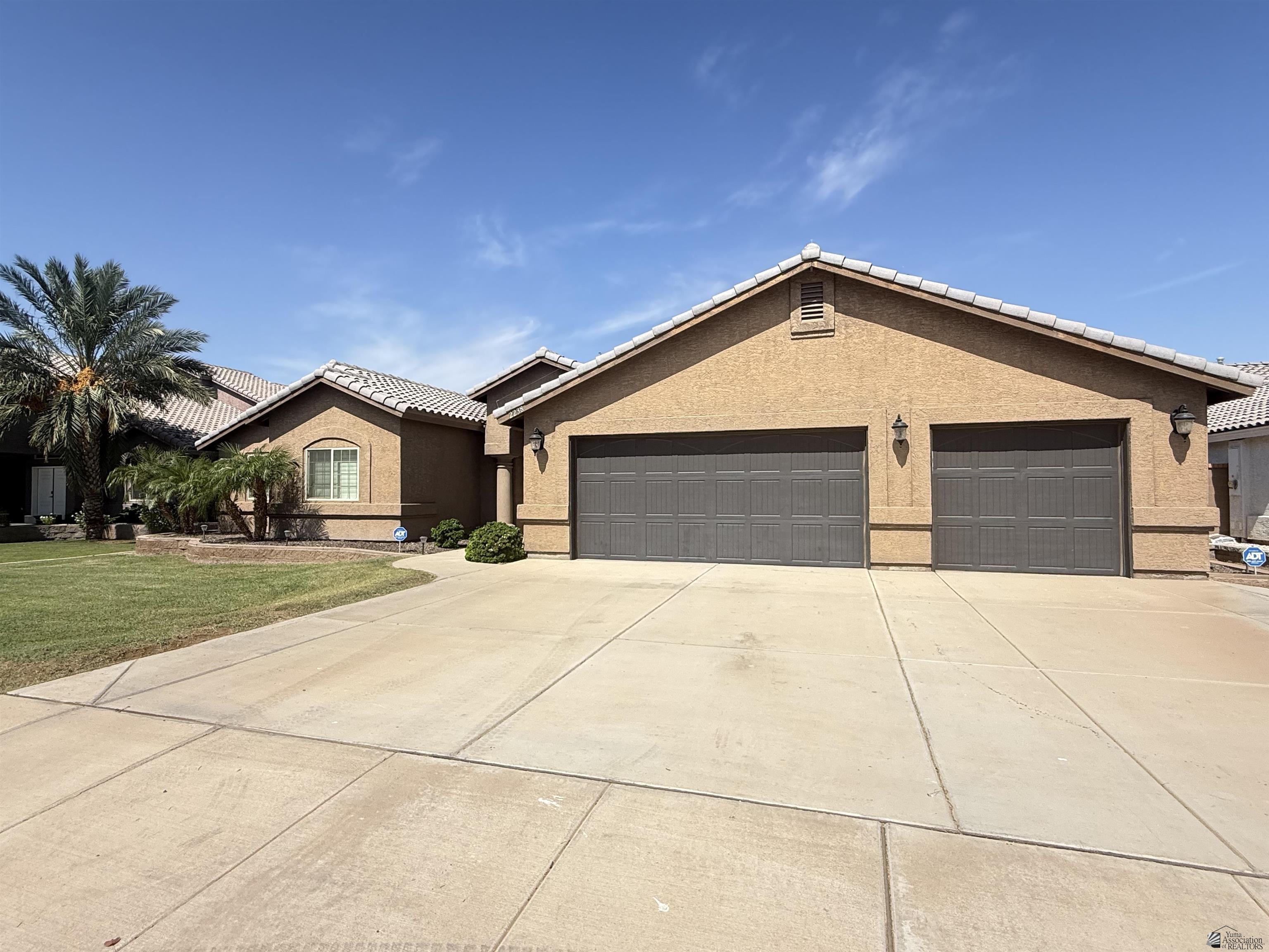 2238 S 46 Way