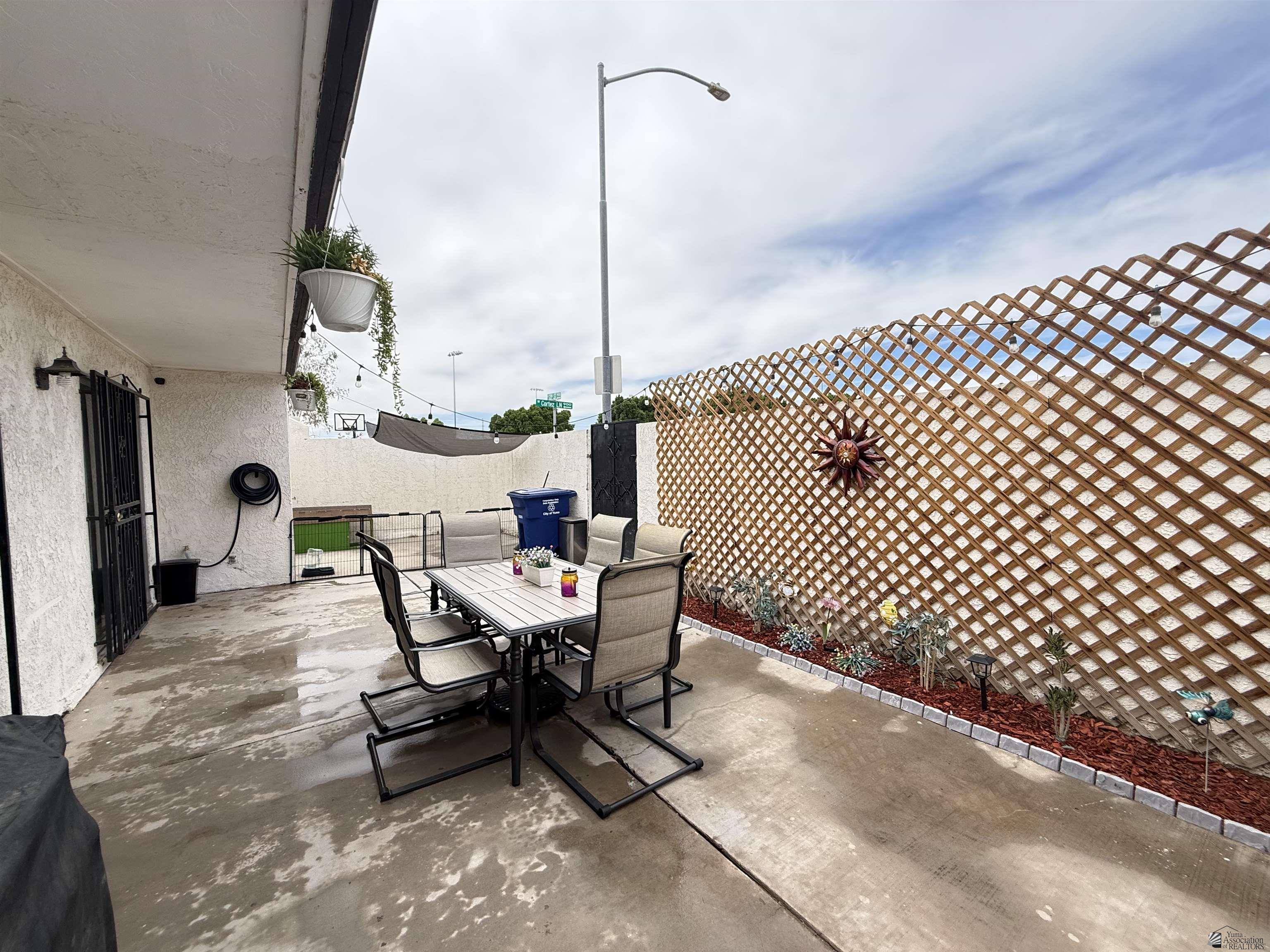 974 W Cortez Ln