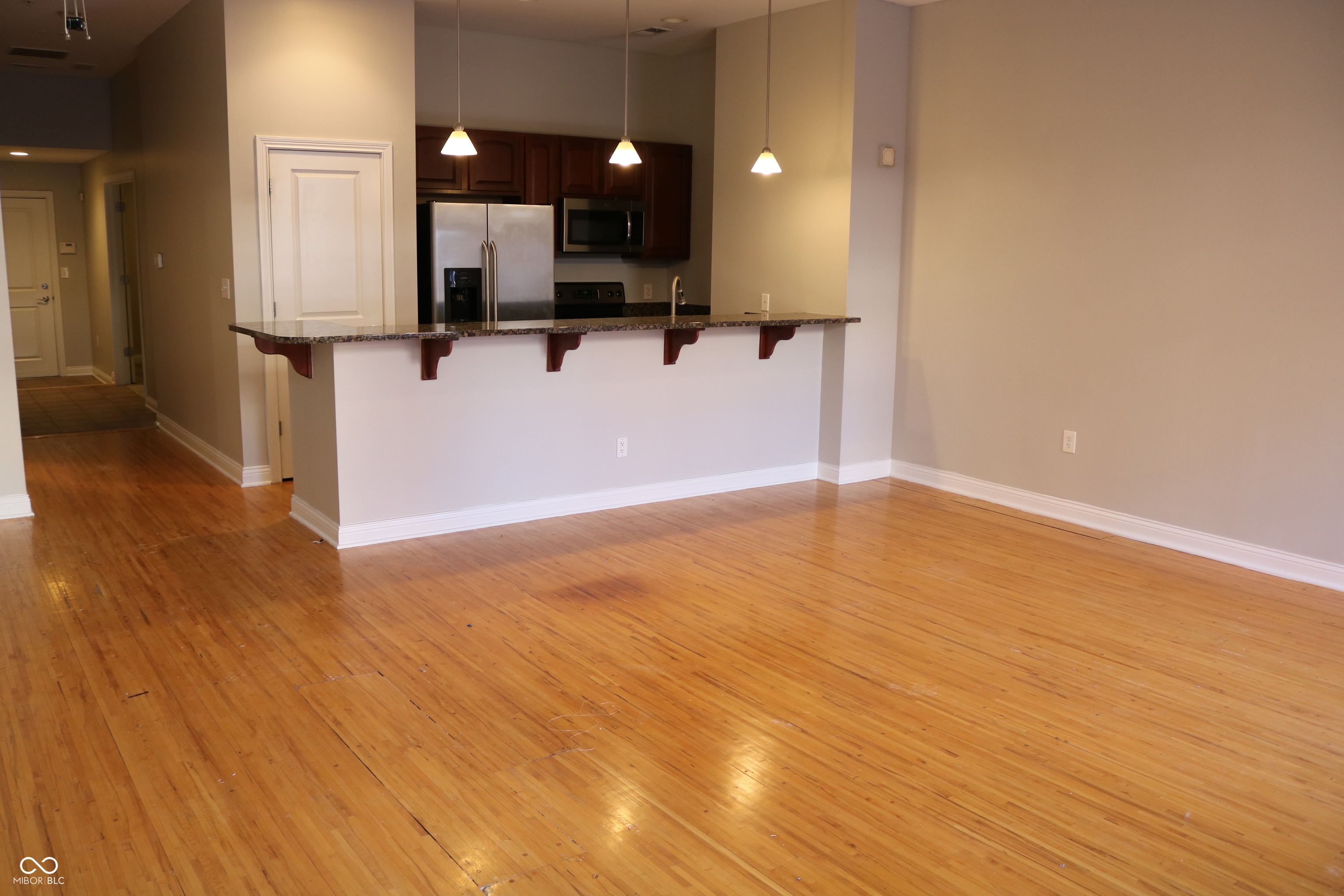 350 N Meridian Street Unit: UNIT A302