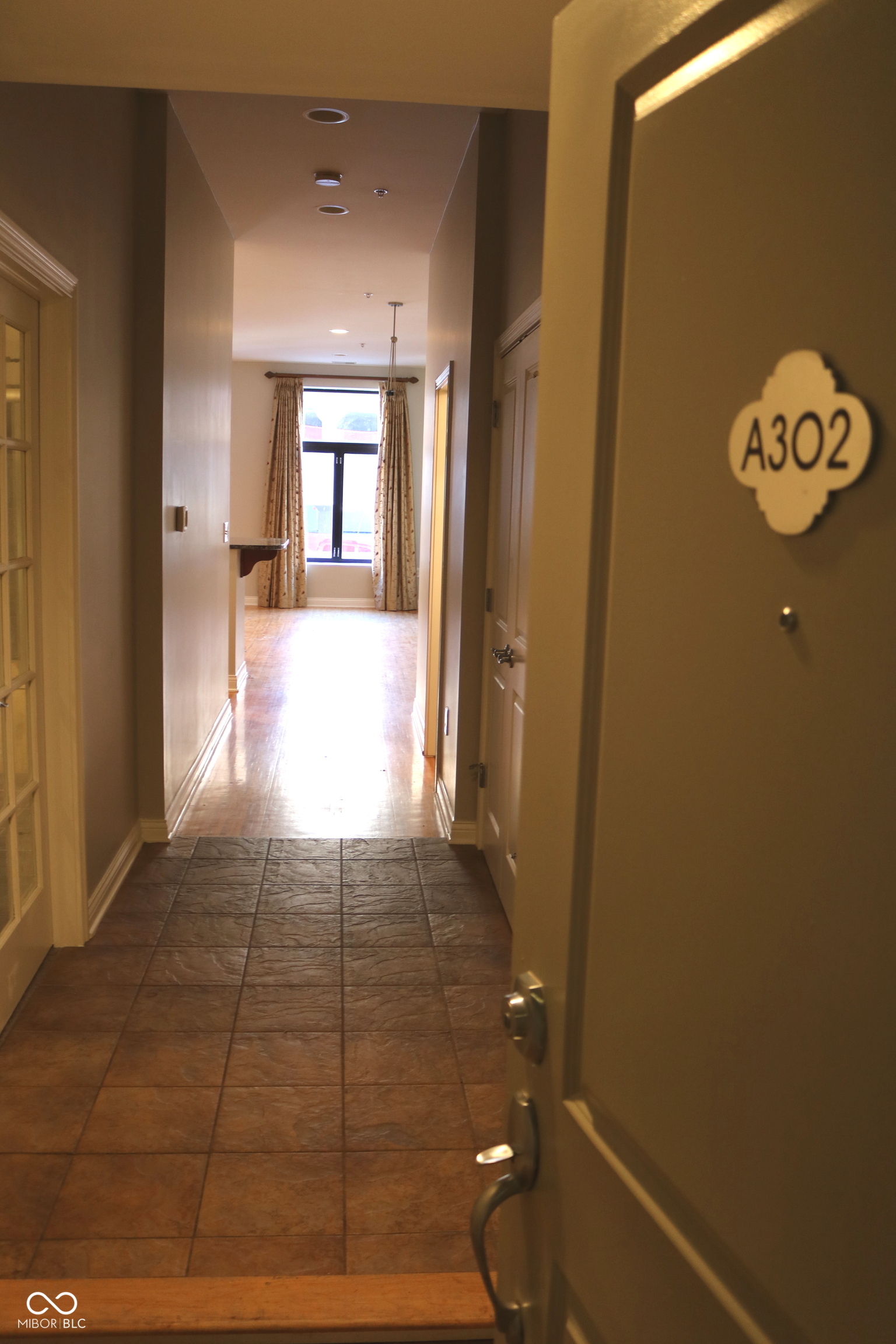 350 N Meridian Street Unit: UNIT A302