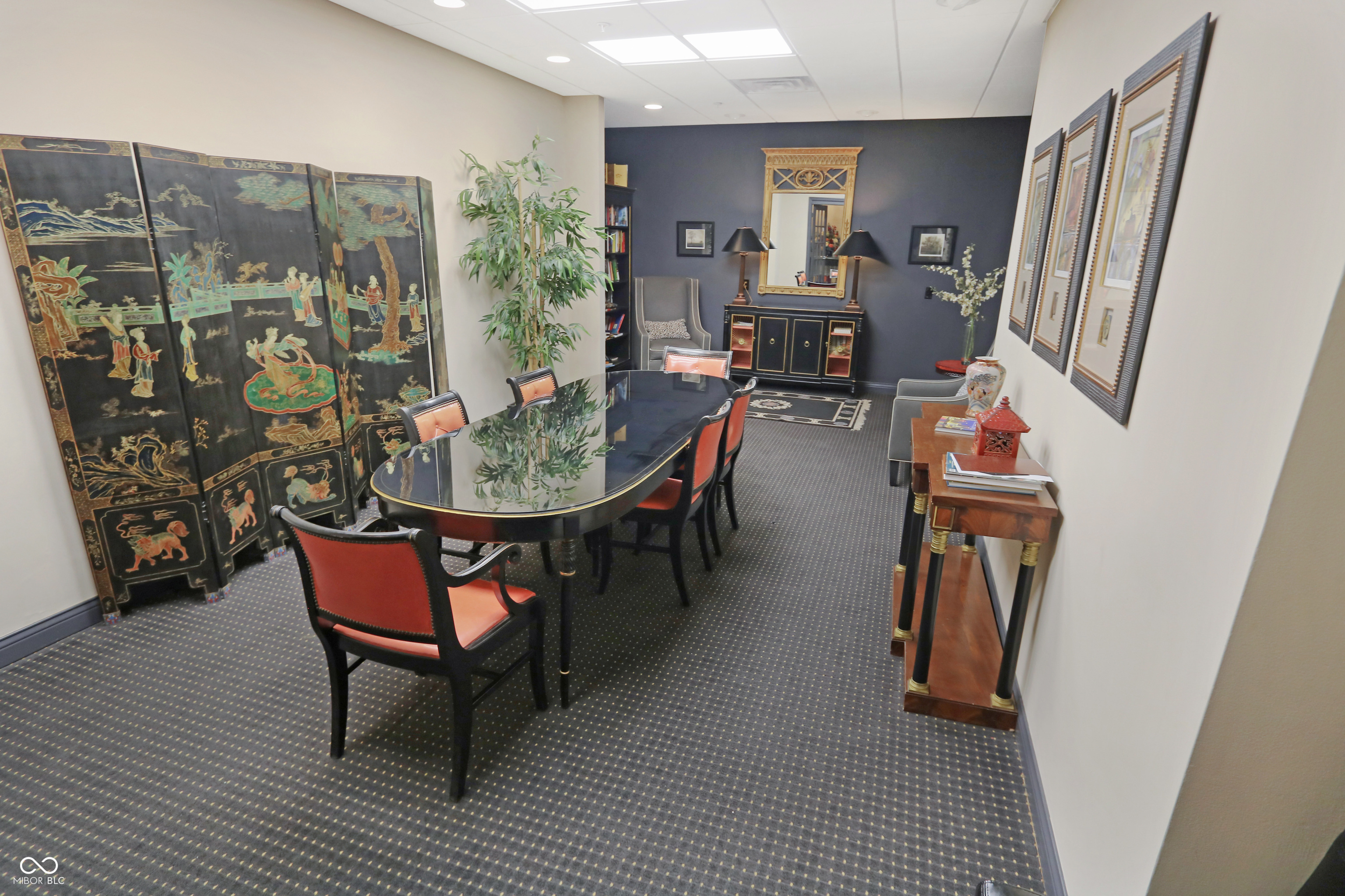 350 N Meridian Street Unit: UNIT A302