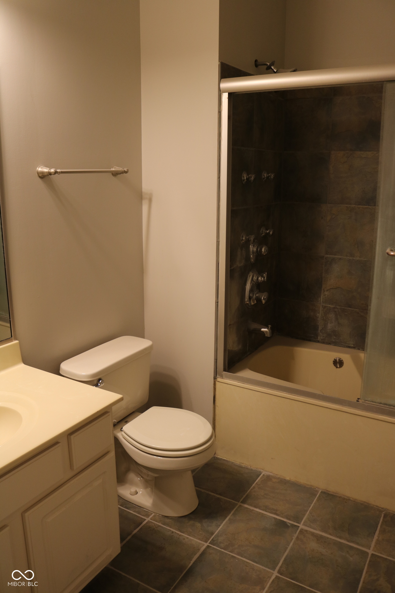 350 N Meridian Street Unit: UNIT A302