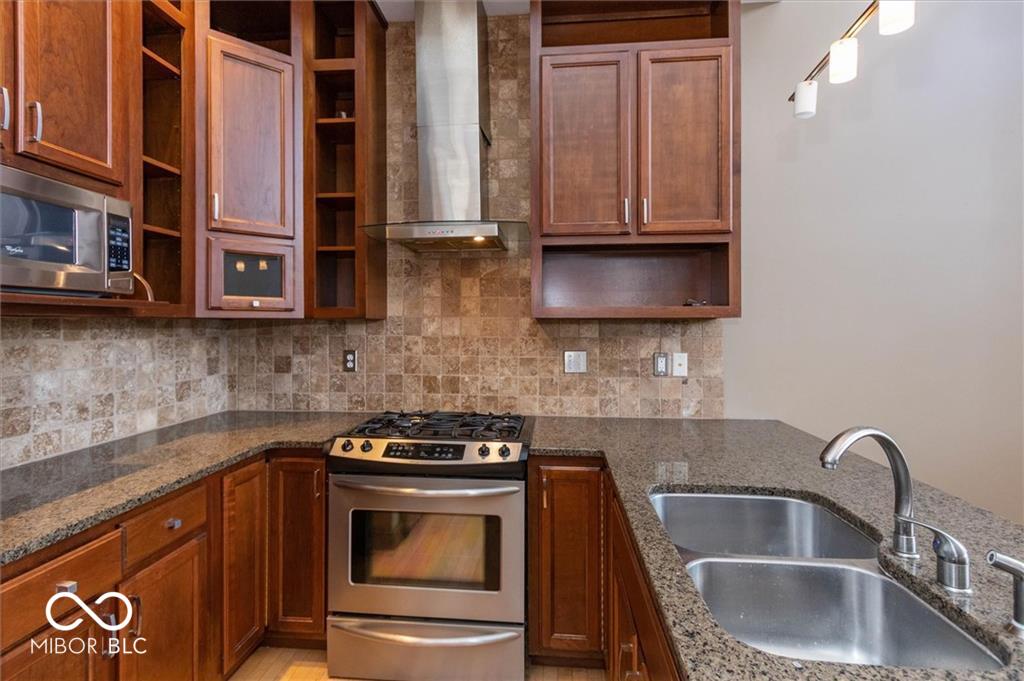 1529 Alabama Street N Unit: H