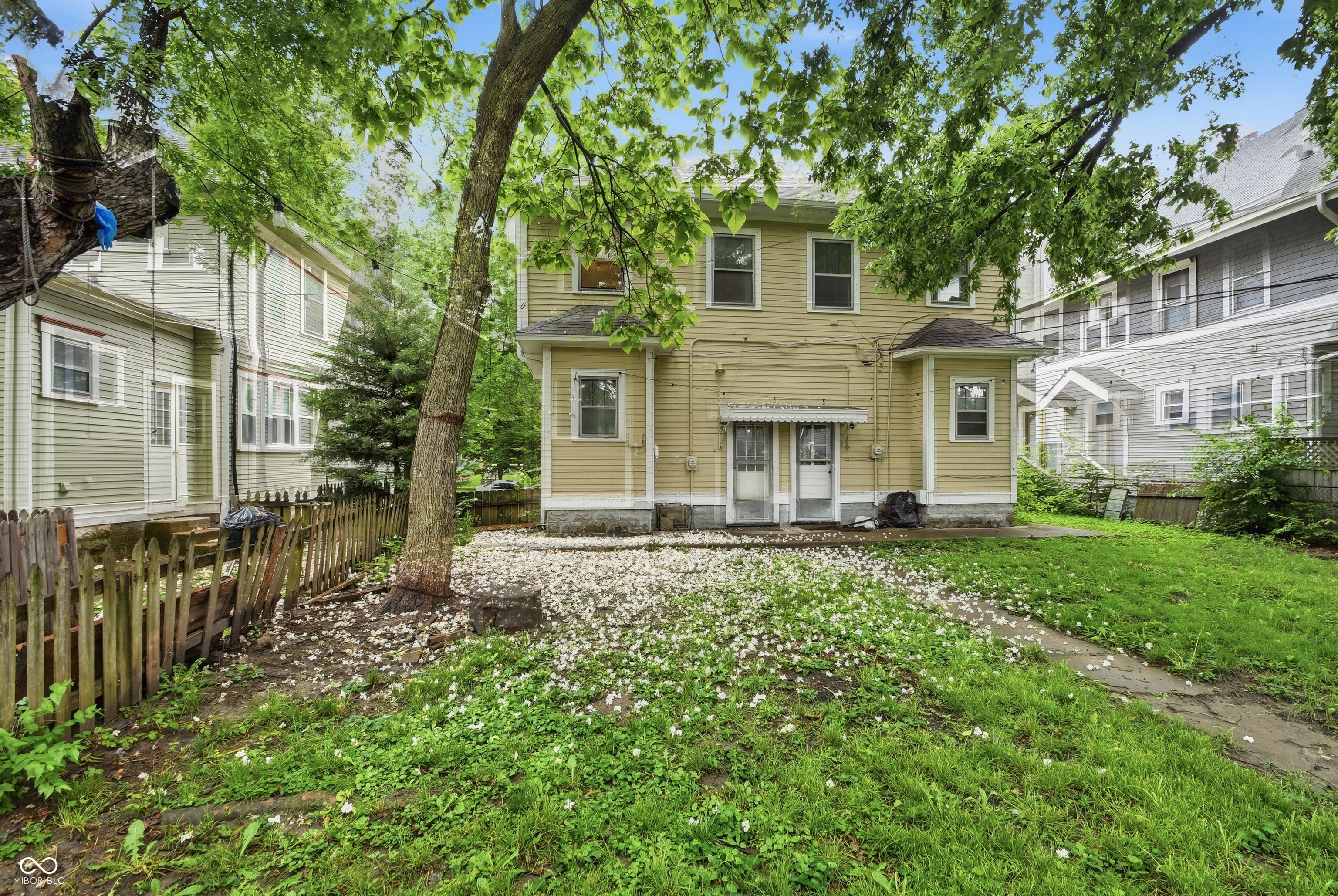 518 Woodruff Pl E Drive