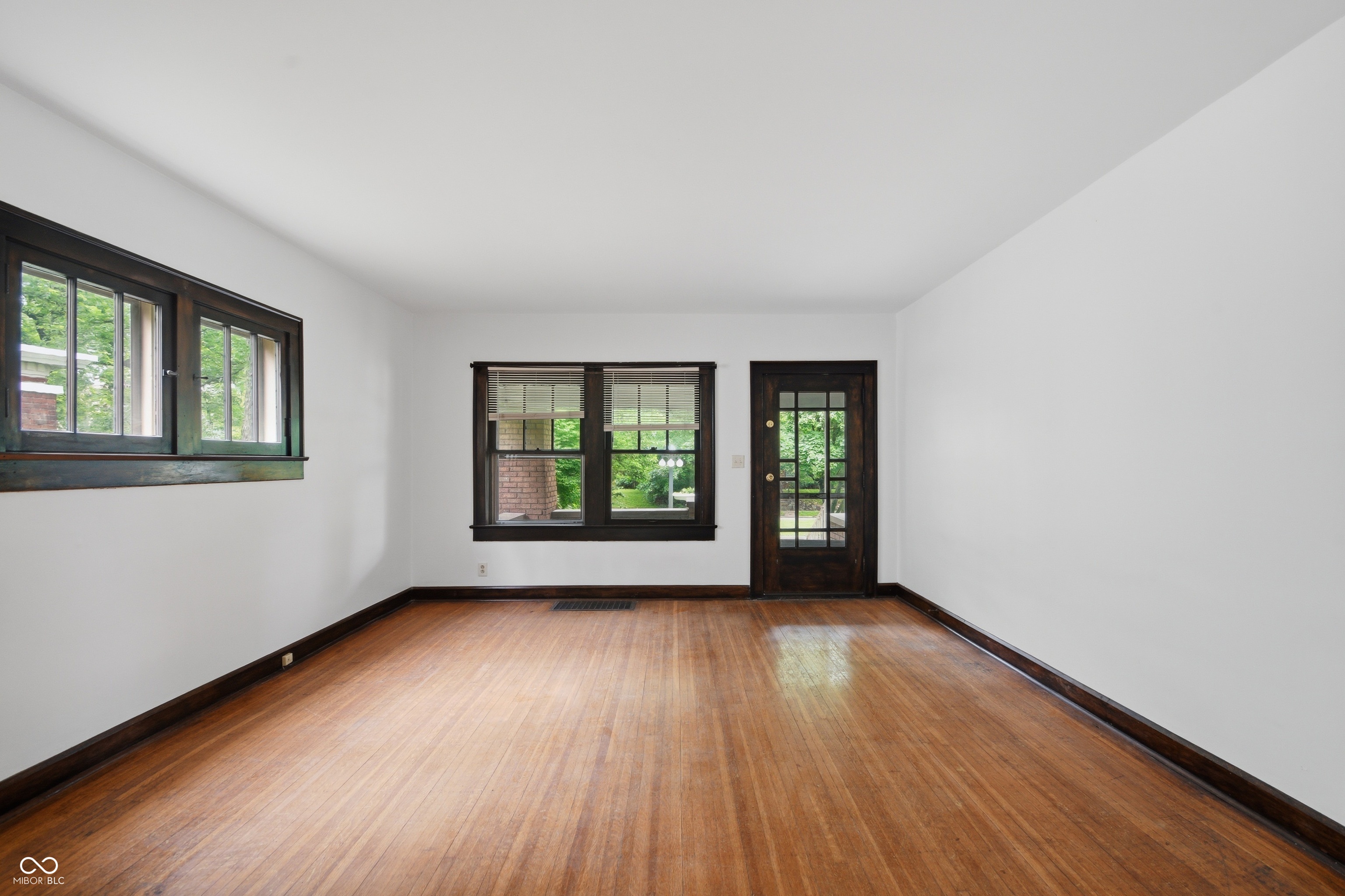 518 Woodruff Pl E Drive