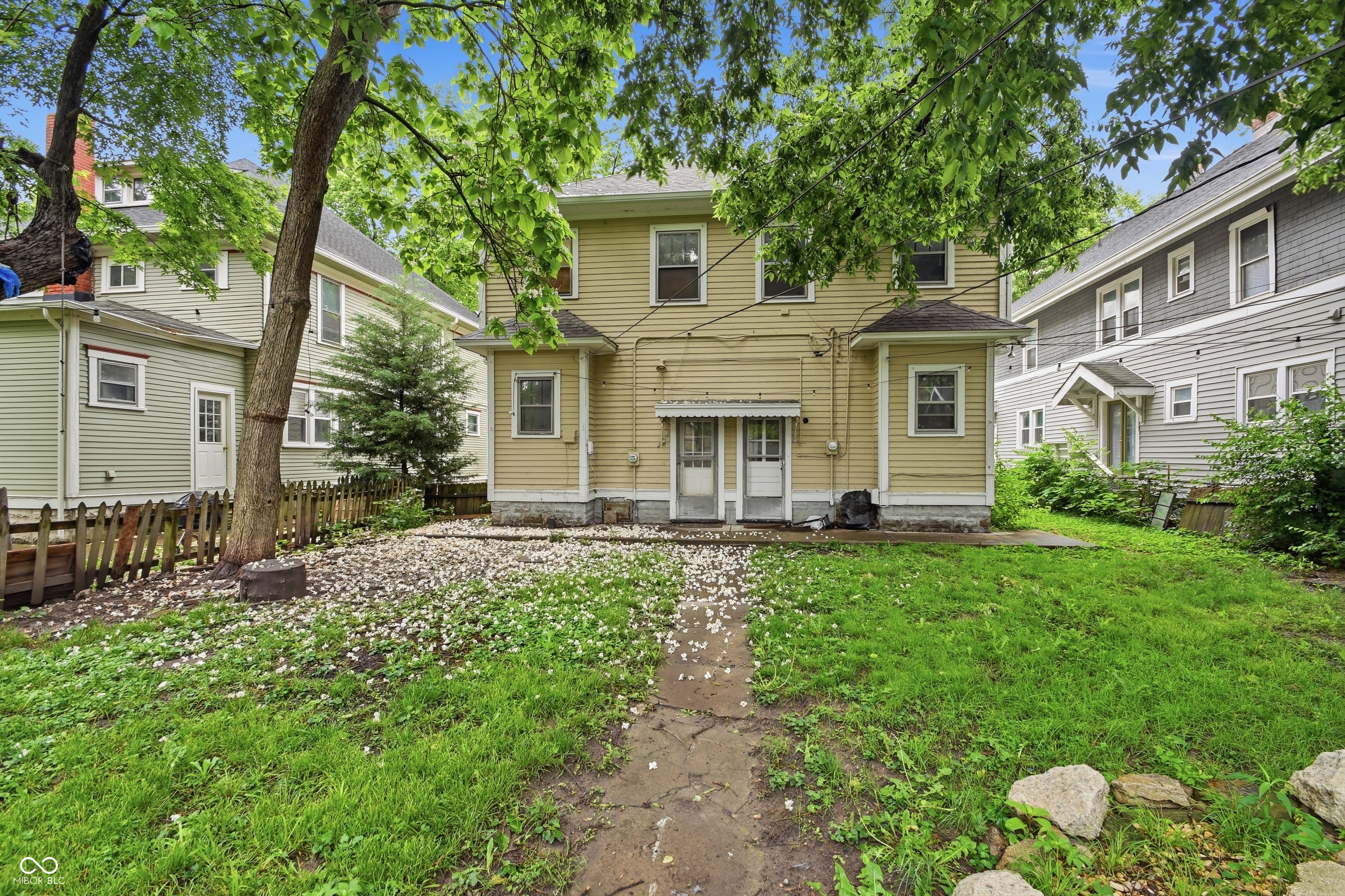 518 Woodruff Pl E Drive