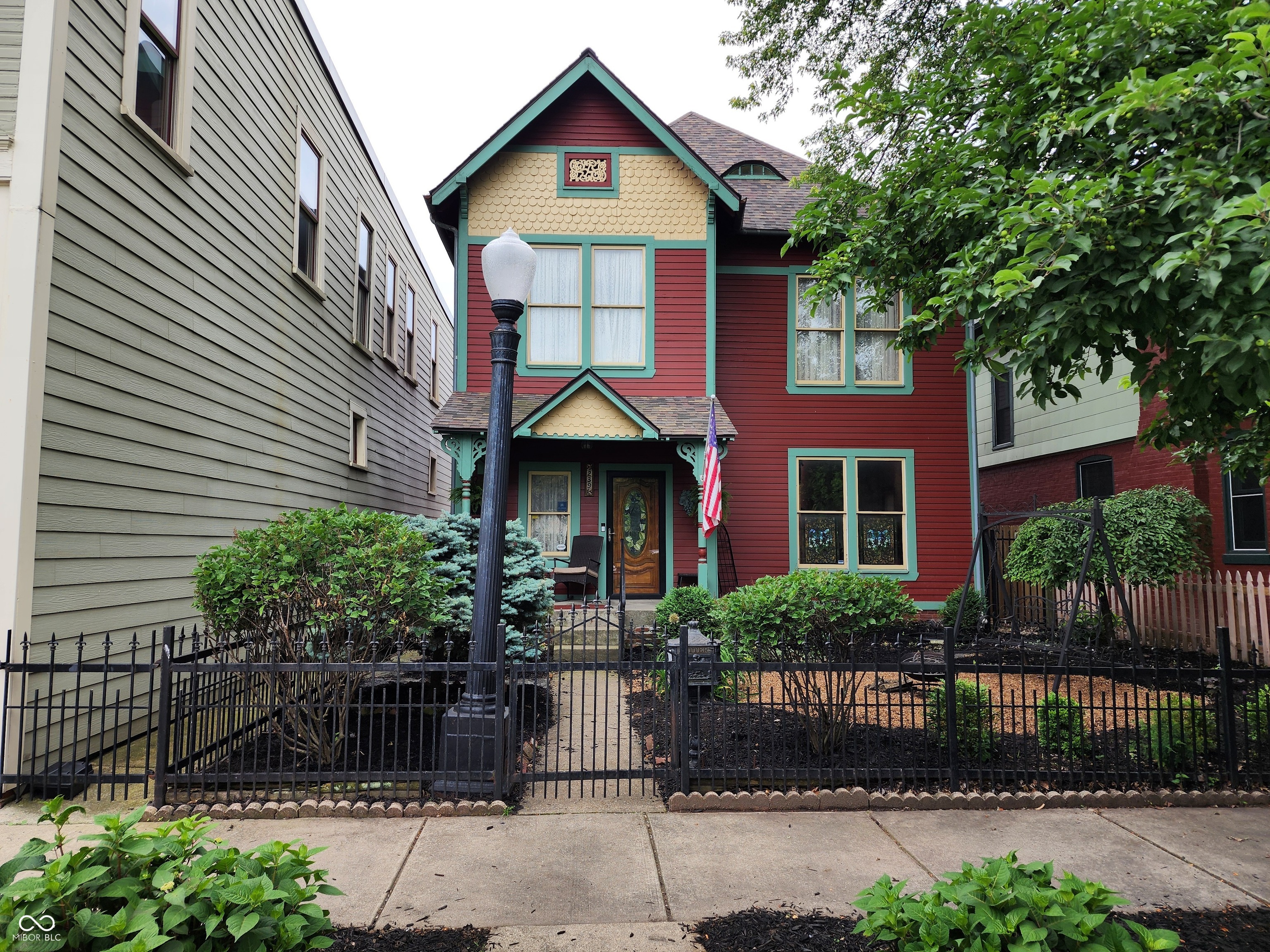 239 E 11th Street