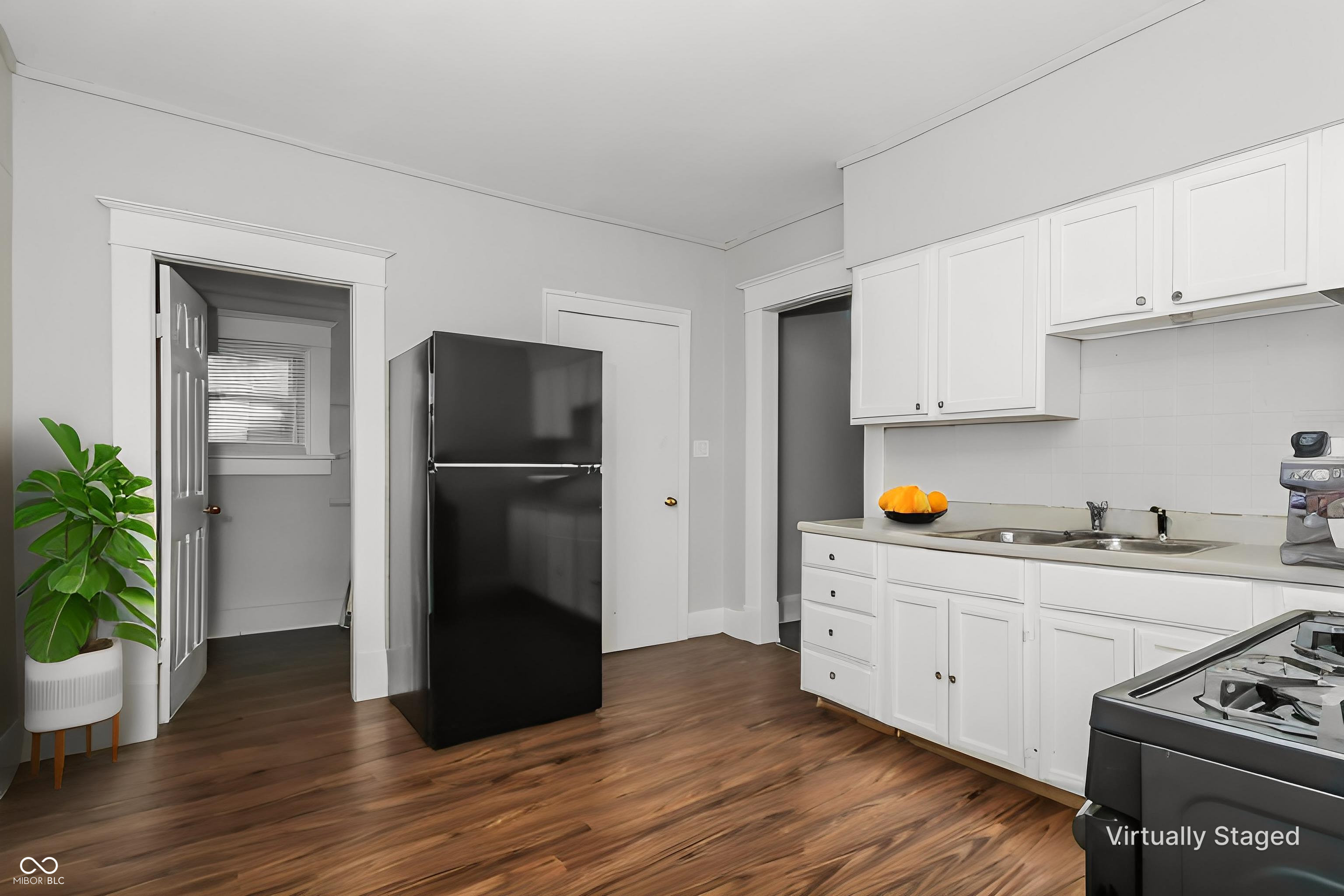 121 N Bradley Avenue