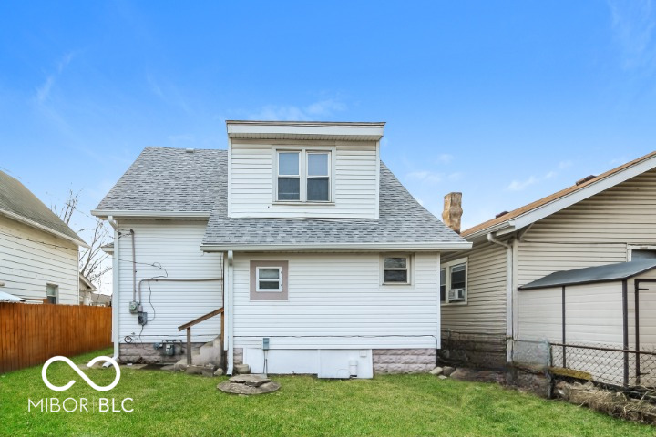 121 N Bradley Avenue