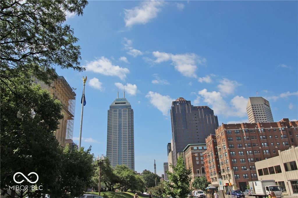 230 E 9th Street E Unit: 411