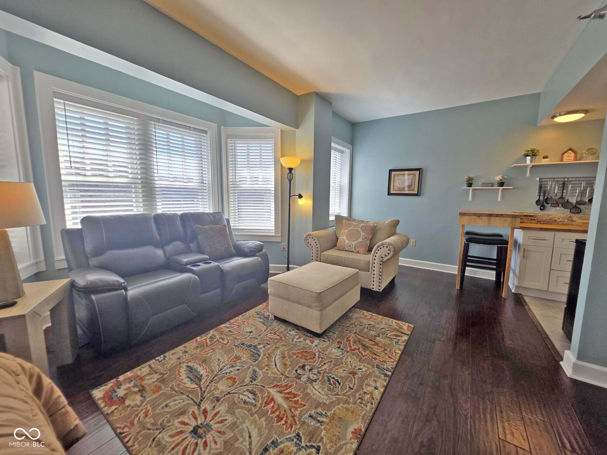 230 E 9th Street E Unit: 411