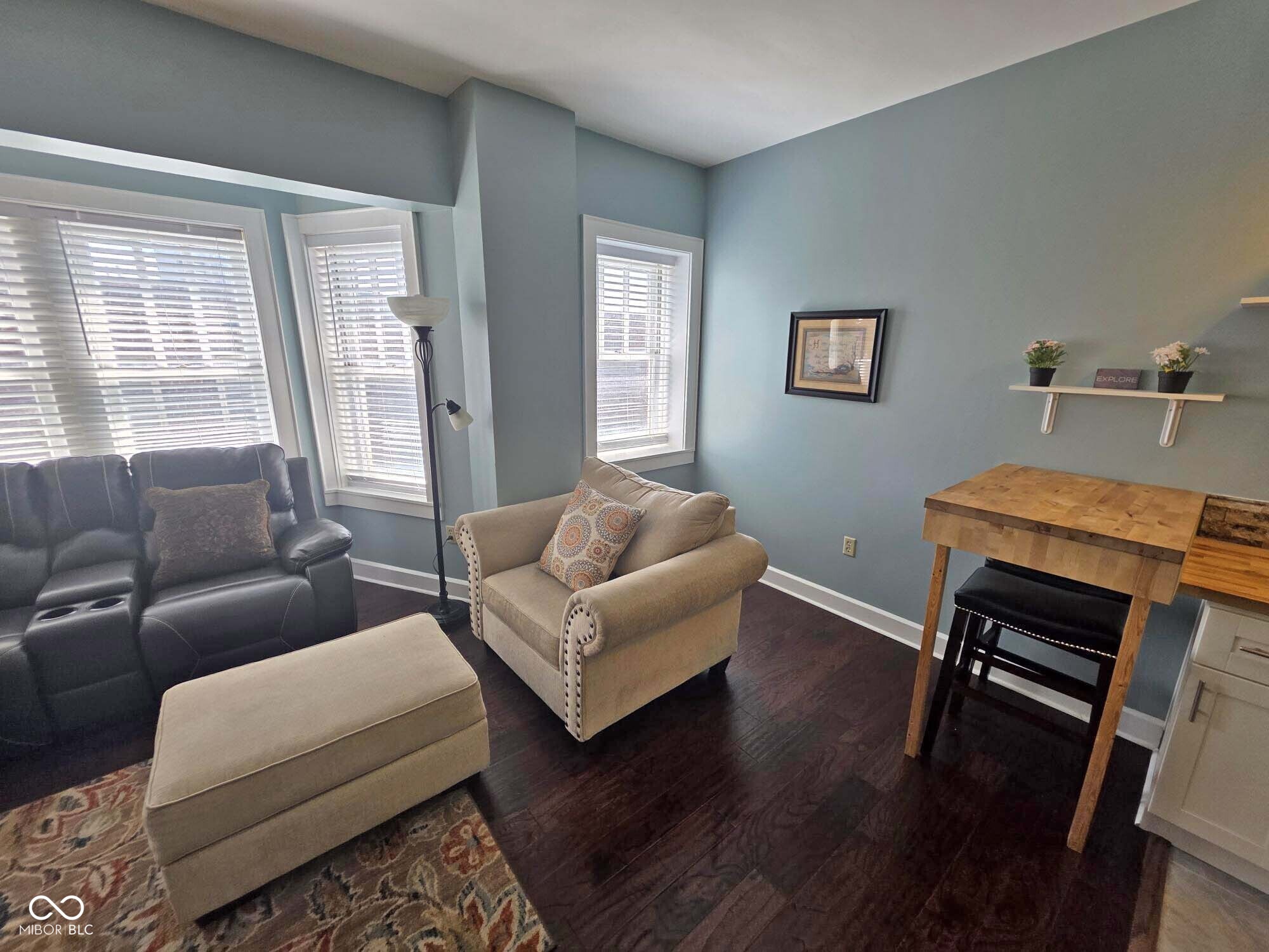 230 E 9th Street E Unit: 411