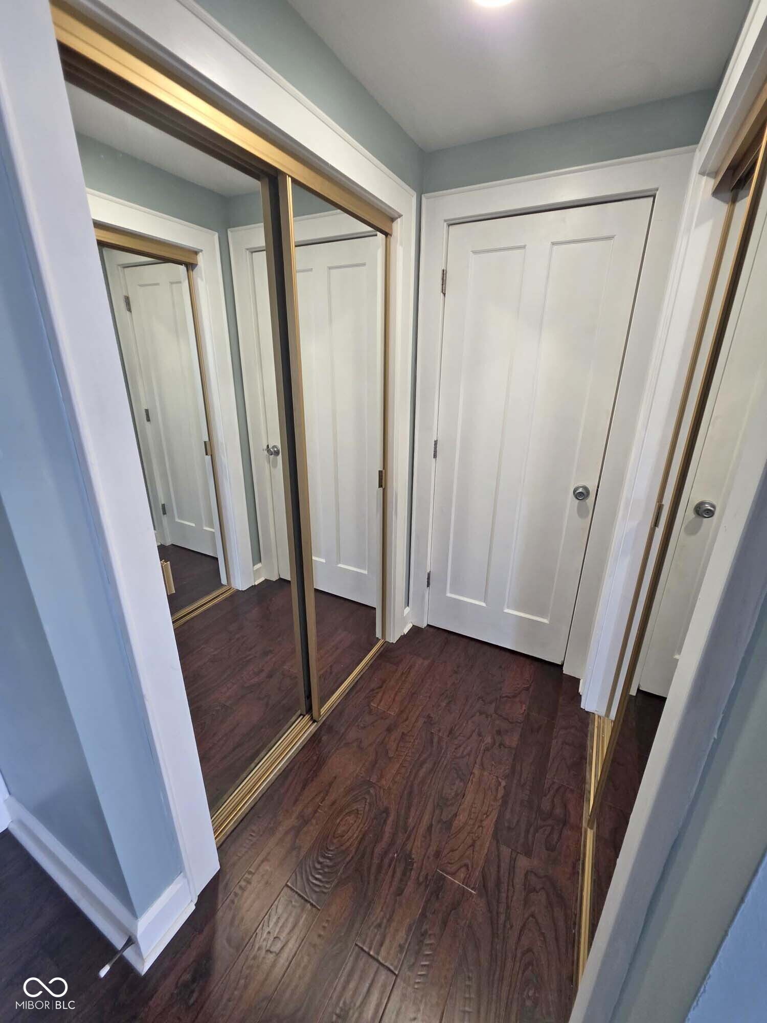 230 E 9th Street E Unit: 411