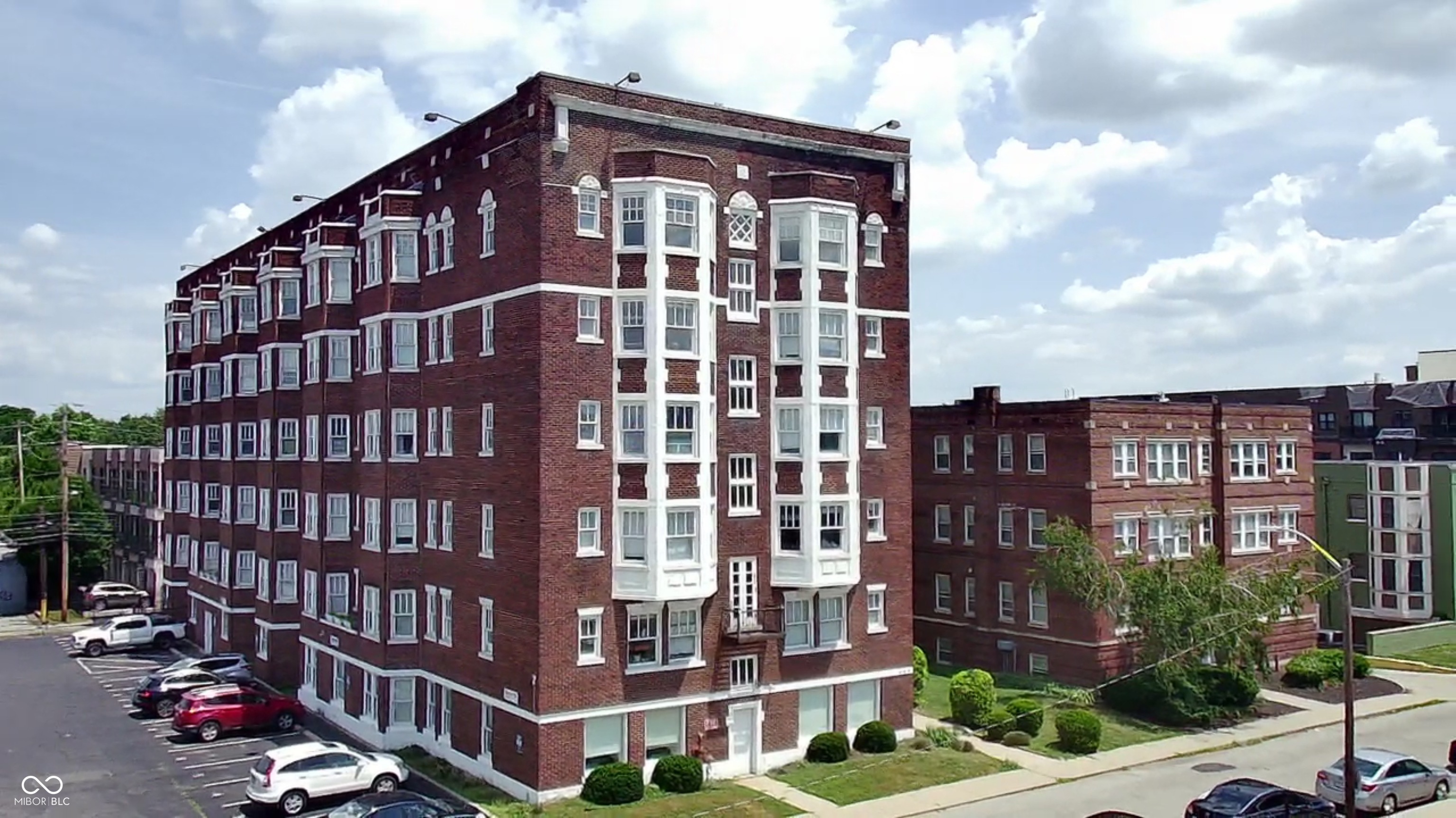 230 E 9th Street E Unit: 411
