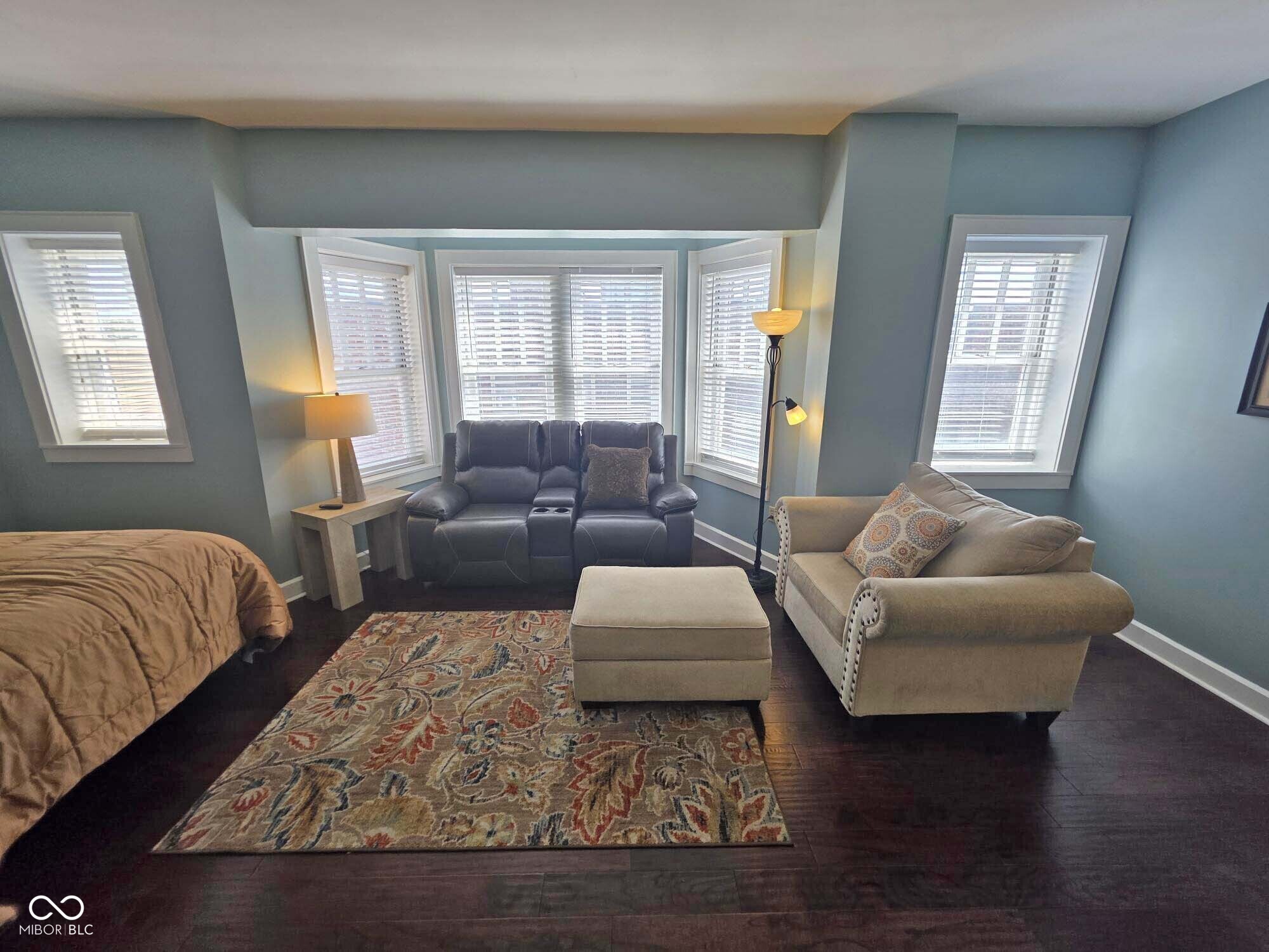230 E 9th Street E Unit: 411