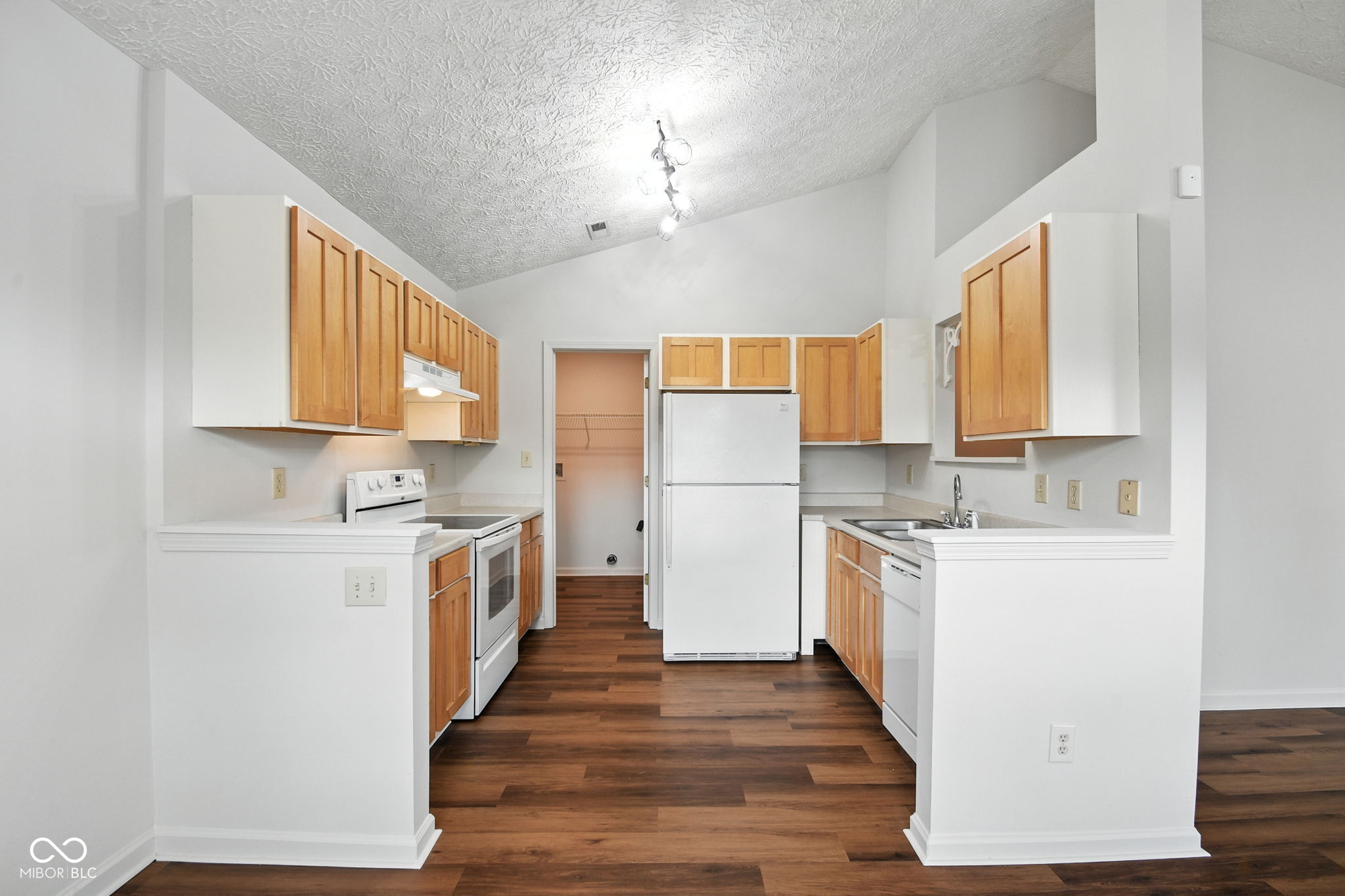 4531 English Oak Terrace