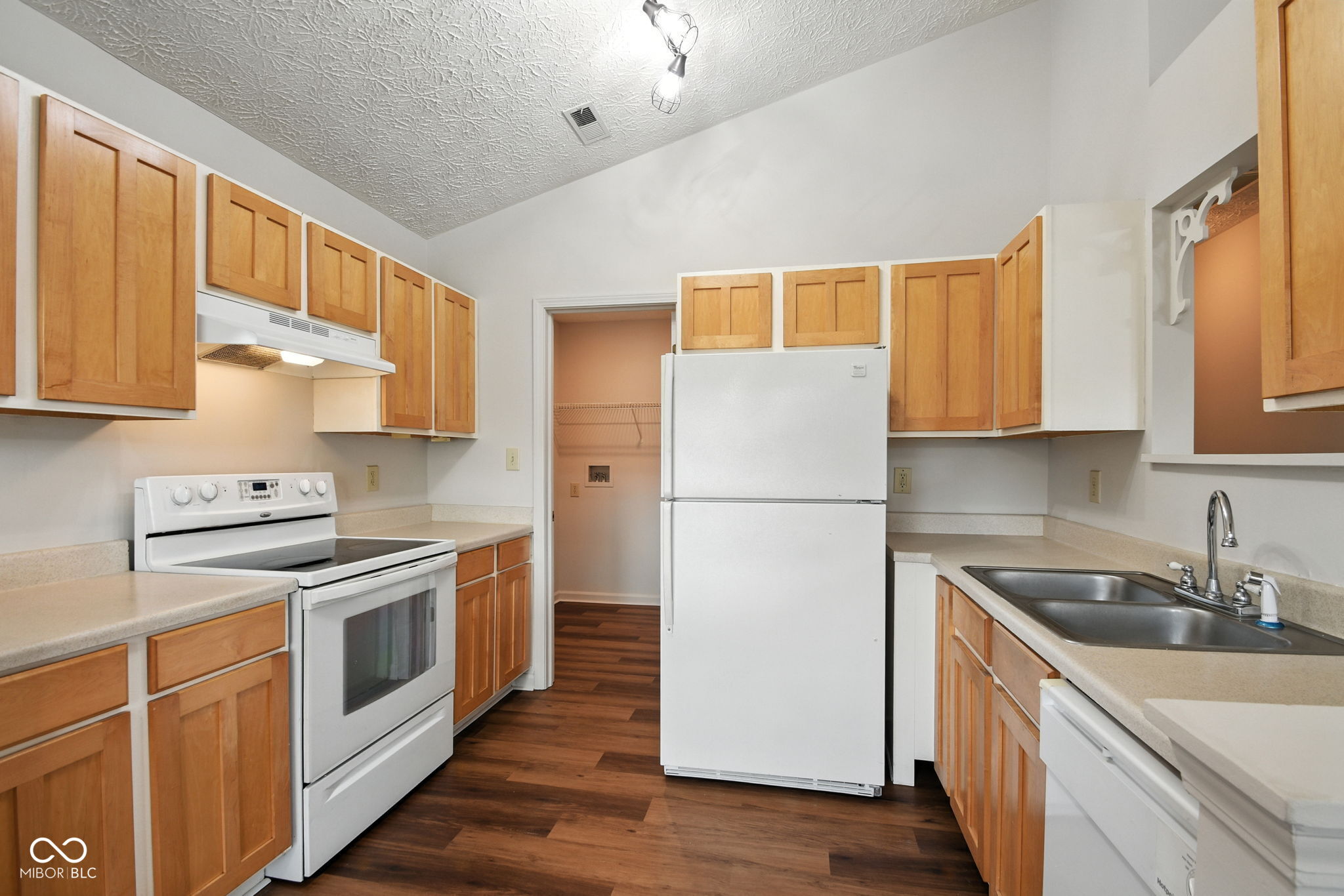 4531 English Oak Terrace