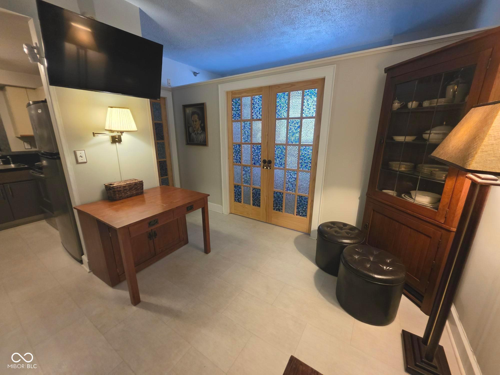 230 E 9th Street Unit: 111
