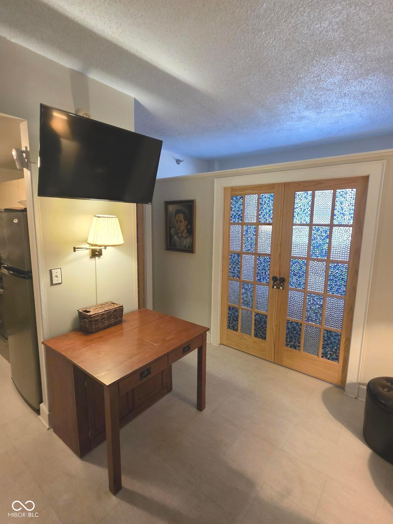 230 E 9th Street Unit: 111