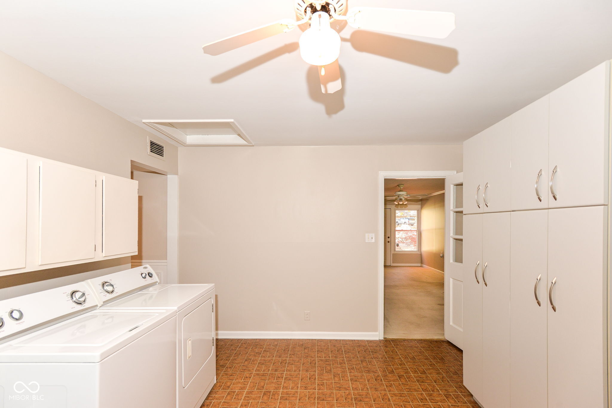 5735 N Sherman Avenue