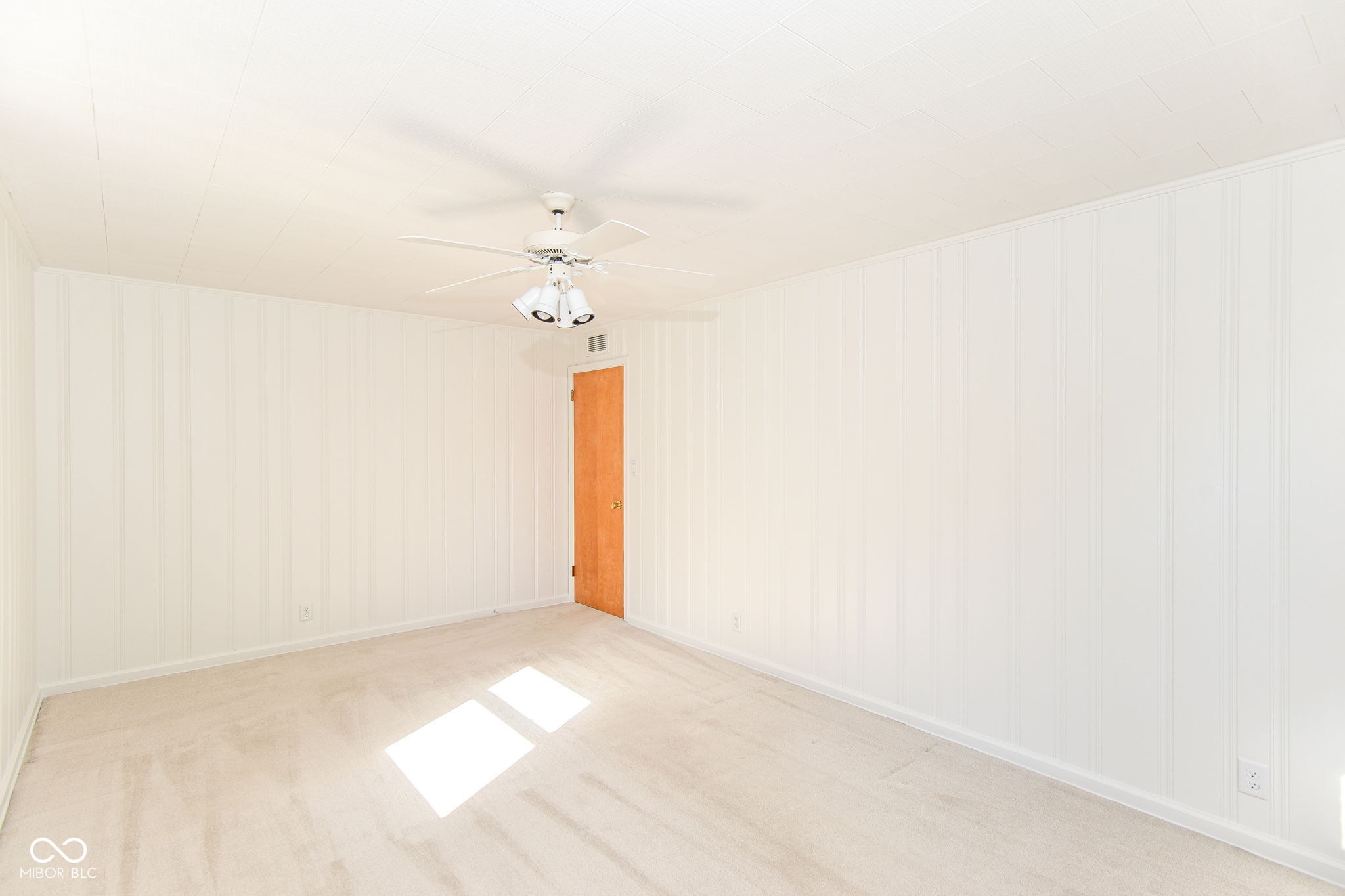 5735 N Sherman Avenue