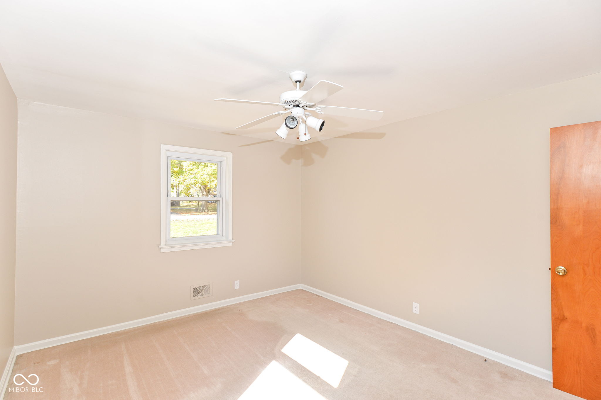 5735 N Sherman Avenue