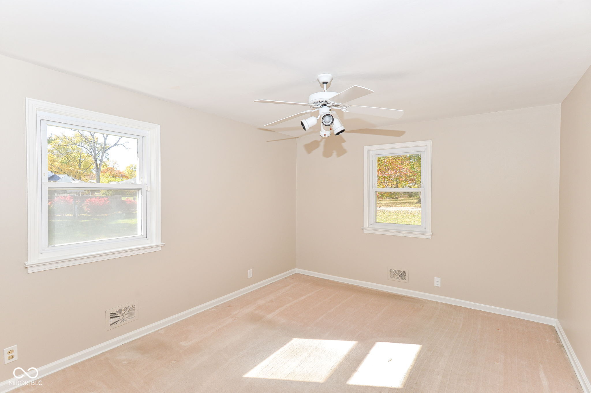 5735 N Sherman Avenue