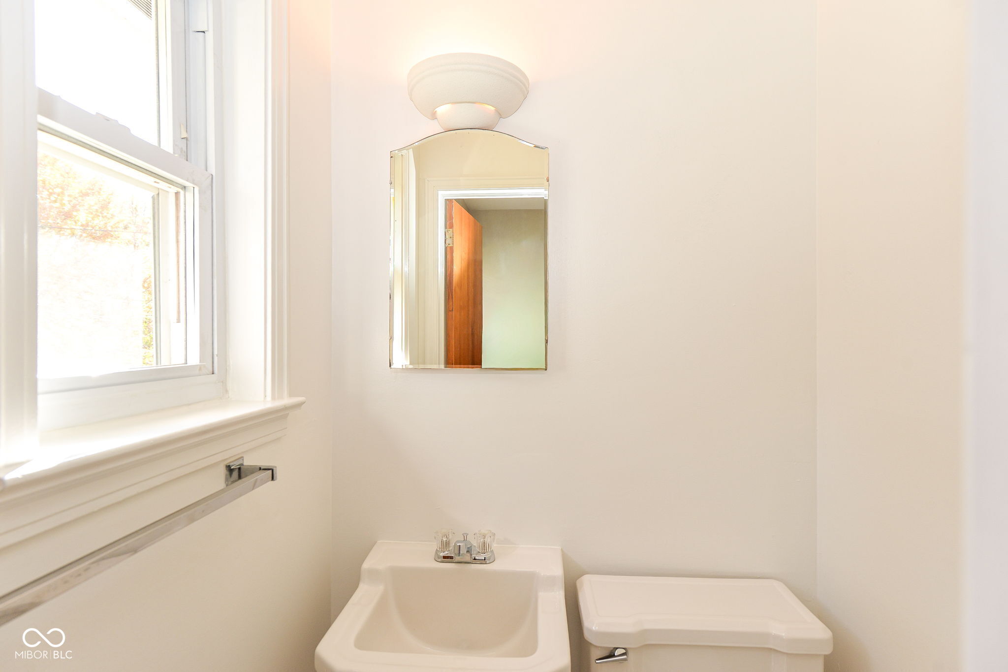 5735 N Sherman Avenue