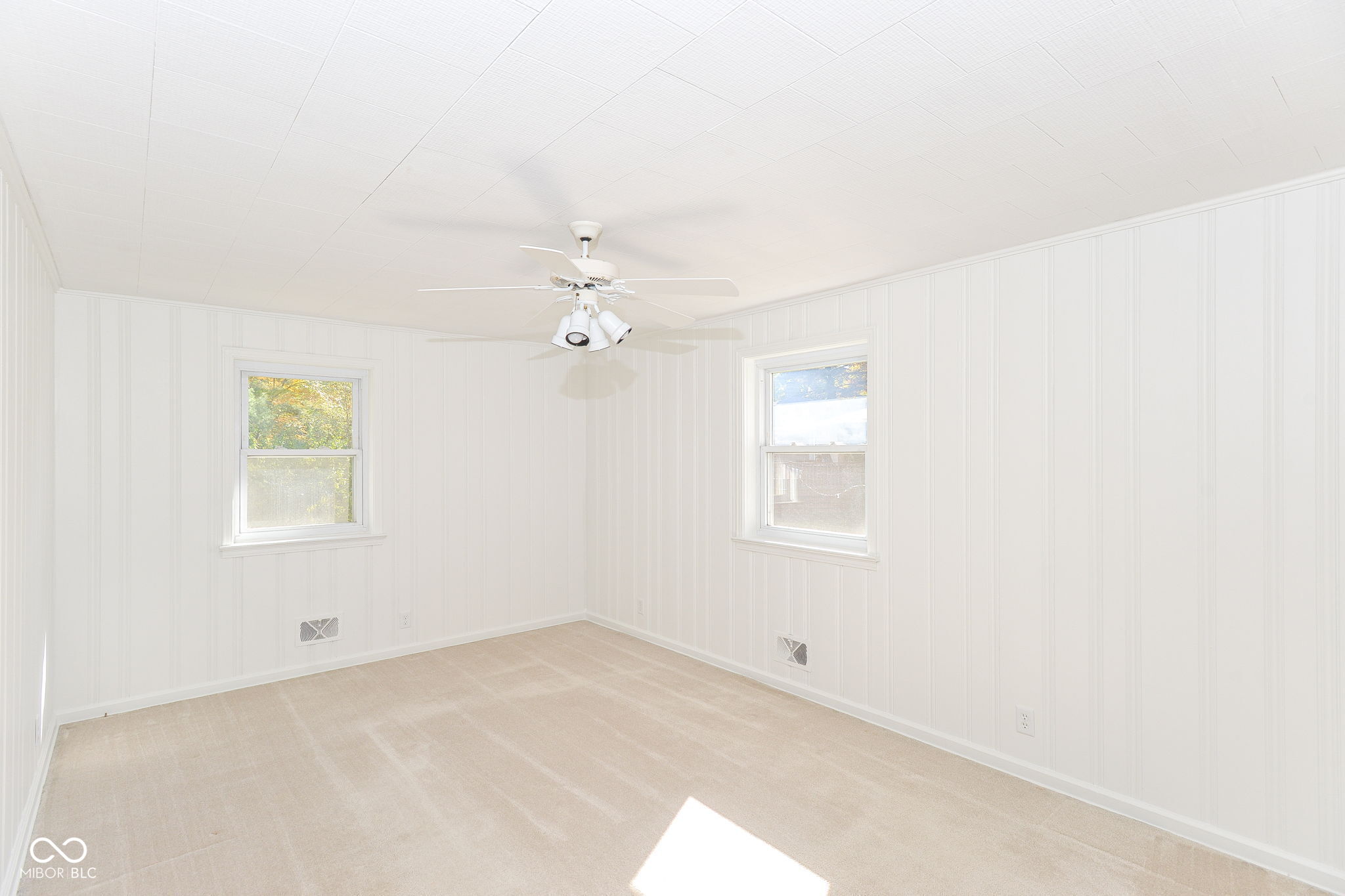 5735 N Sherman Avenue