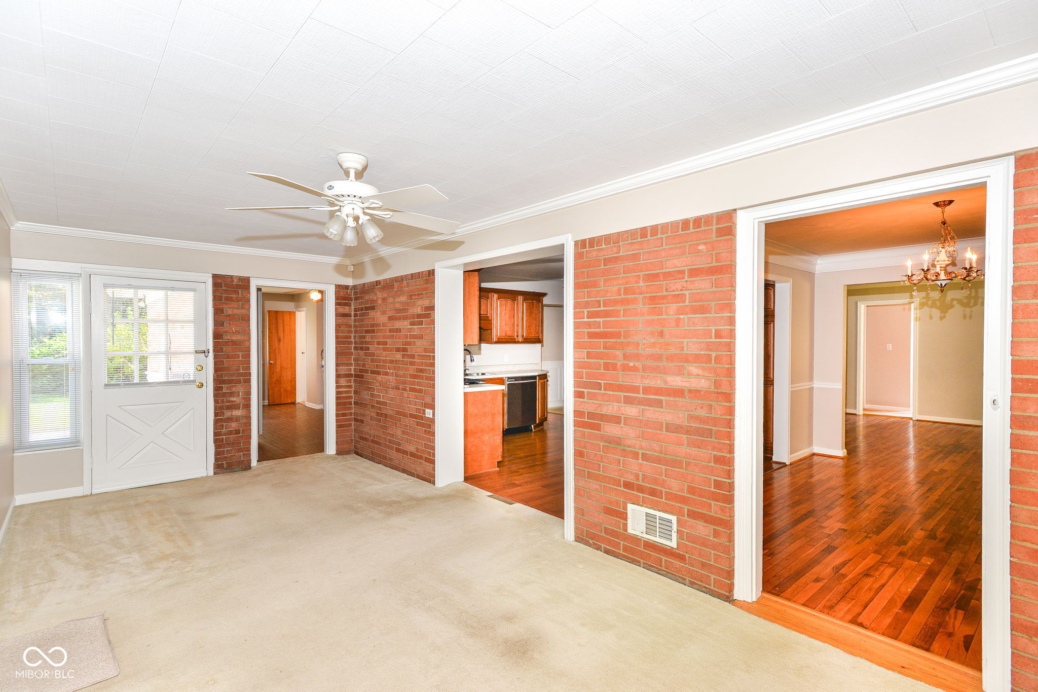 5735 N Sherman Avenue