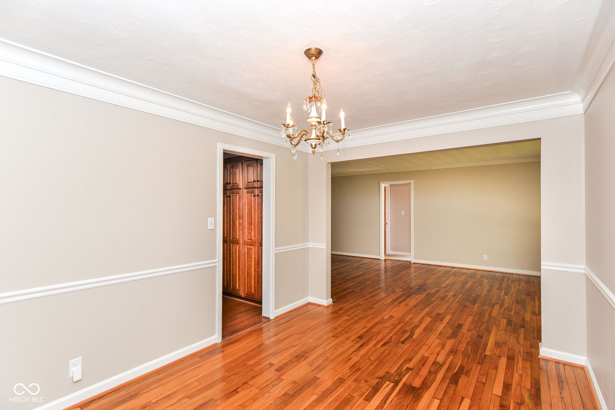 5735 N Sherman Avenue