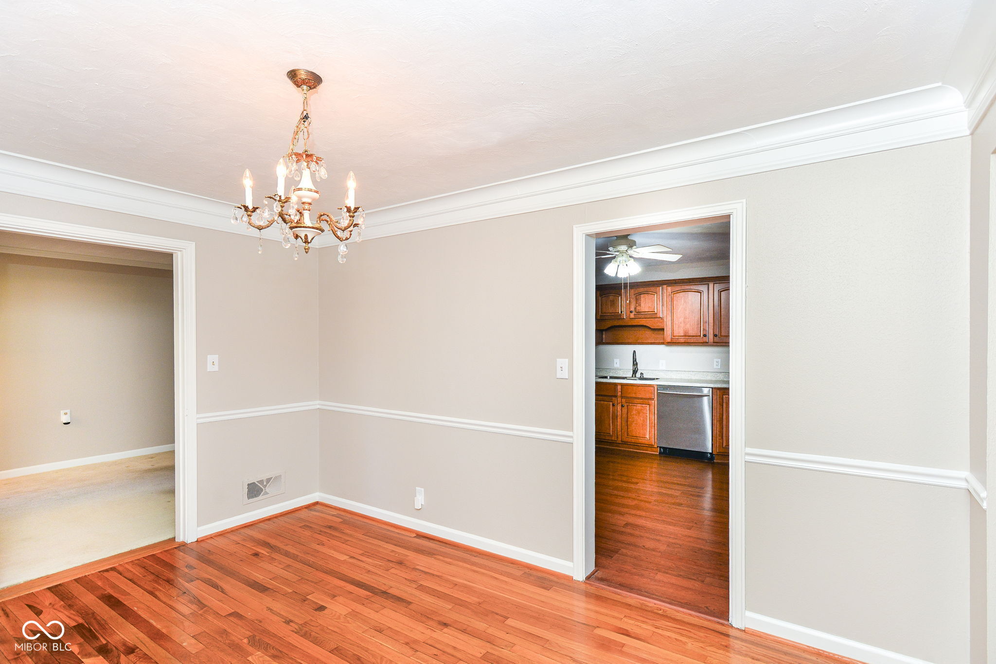 5735 N Sherman Avenue